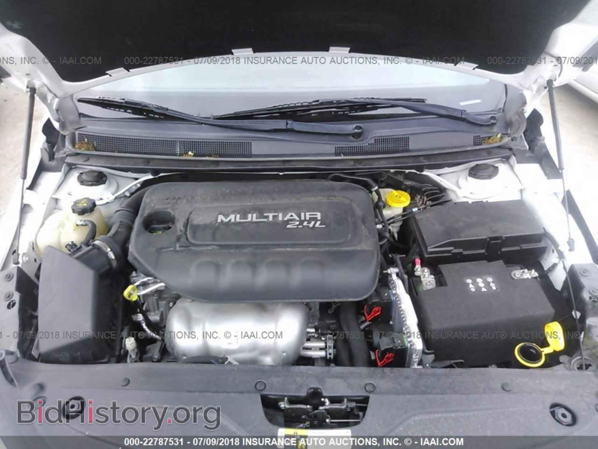 2015 Chrysler 200 - VIN: 1C3CCCAB4FN639827 - Photo 10
