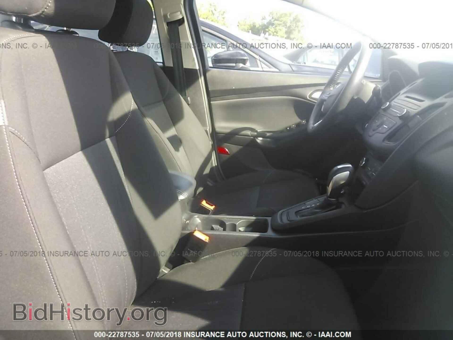 2015 Ford Focus - VIN: 1FADP3F23FL231656 - Photo 5