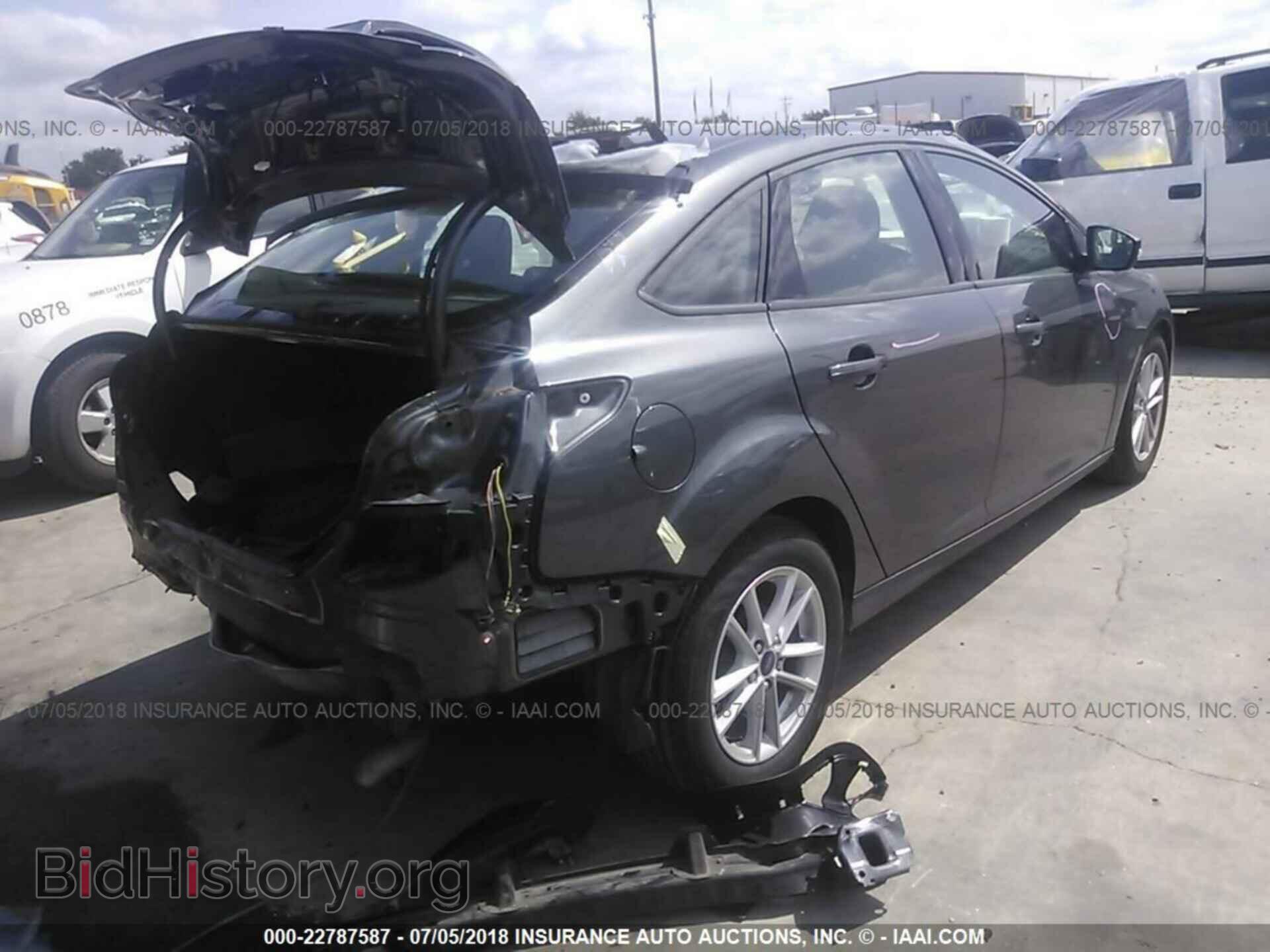 2017 Ford Focus - VIN: 1FADP3F24HL283980 - Photo 4