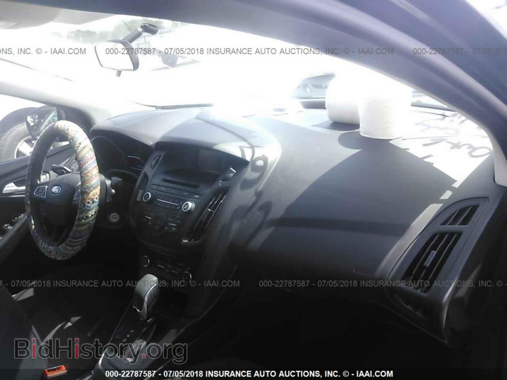 2017 Ford Focus - VIN: 1FADP3F24HL283980 - Photo 5