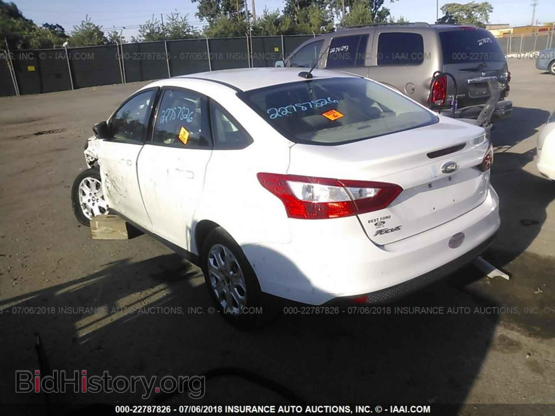 2012 Ford Focus - VIN: 1FAHP3F26CL242681 - Фото 3