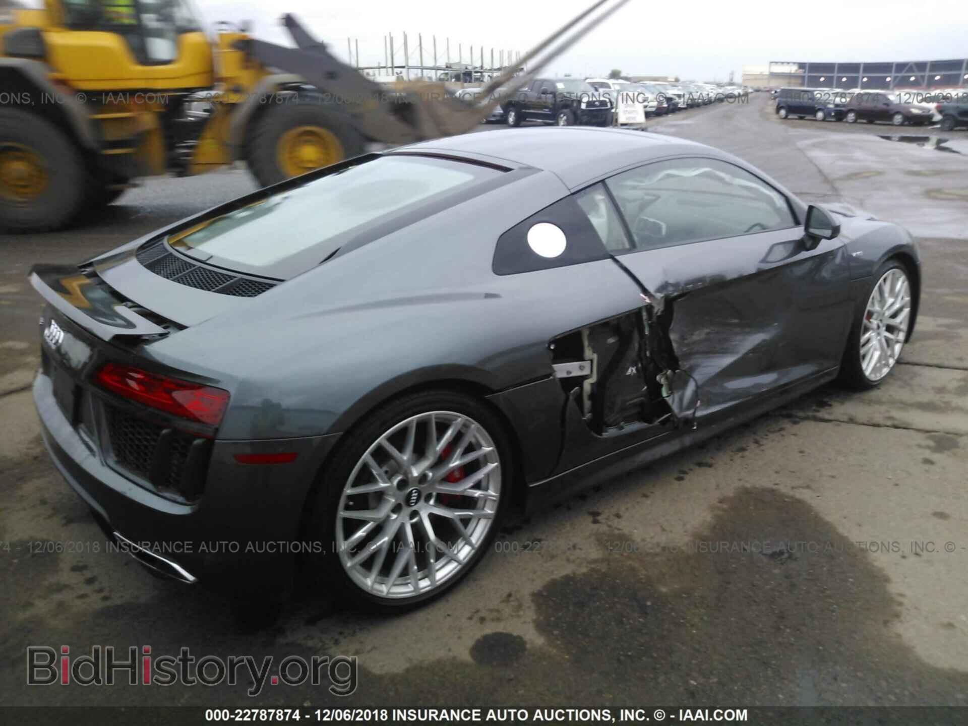 2017 Audi R8 - VIN: WUAEAAFX2H7901695 - Фото 4