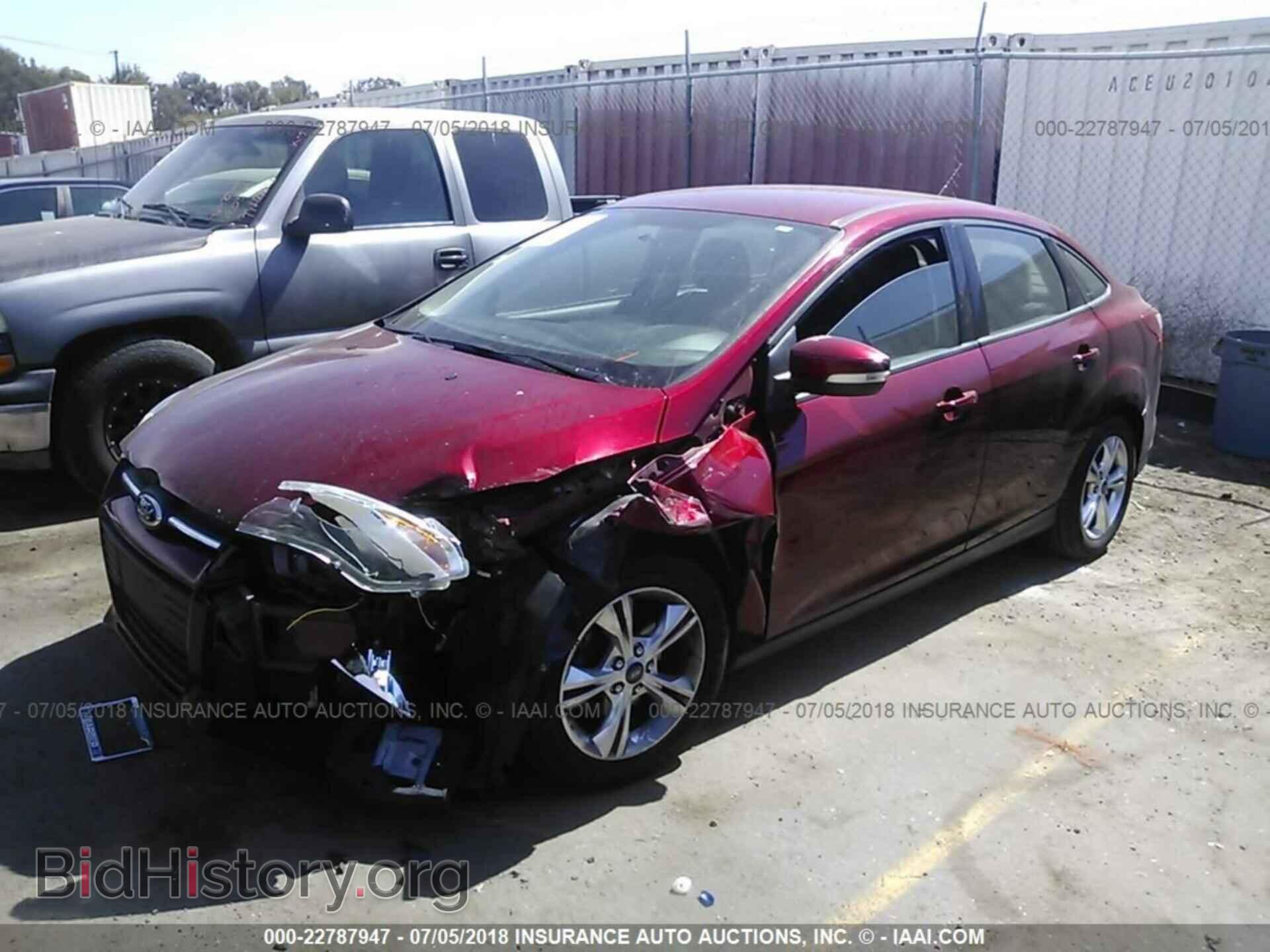 2014 Ford Focus - VIN: 1FADP3F29EL210180 - Фото 2