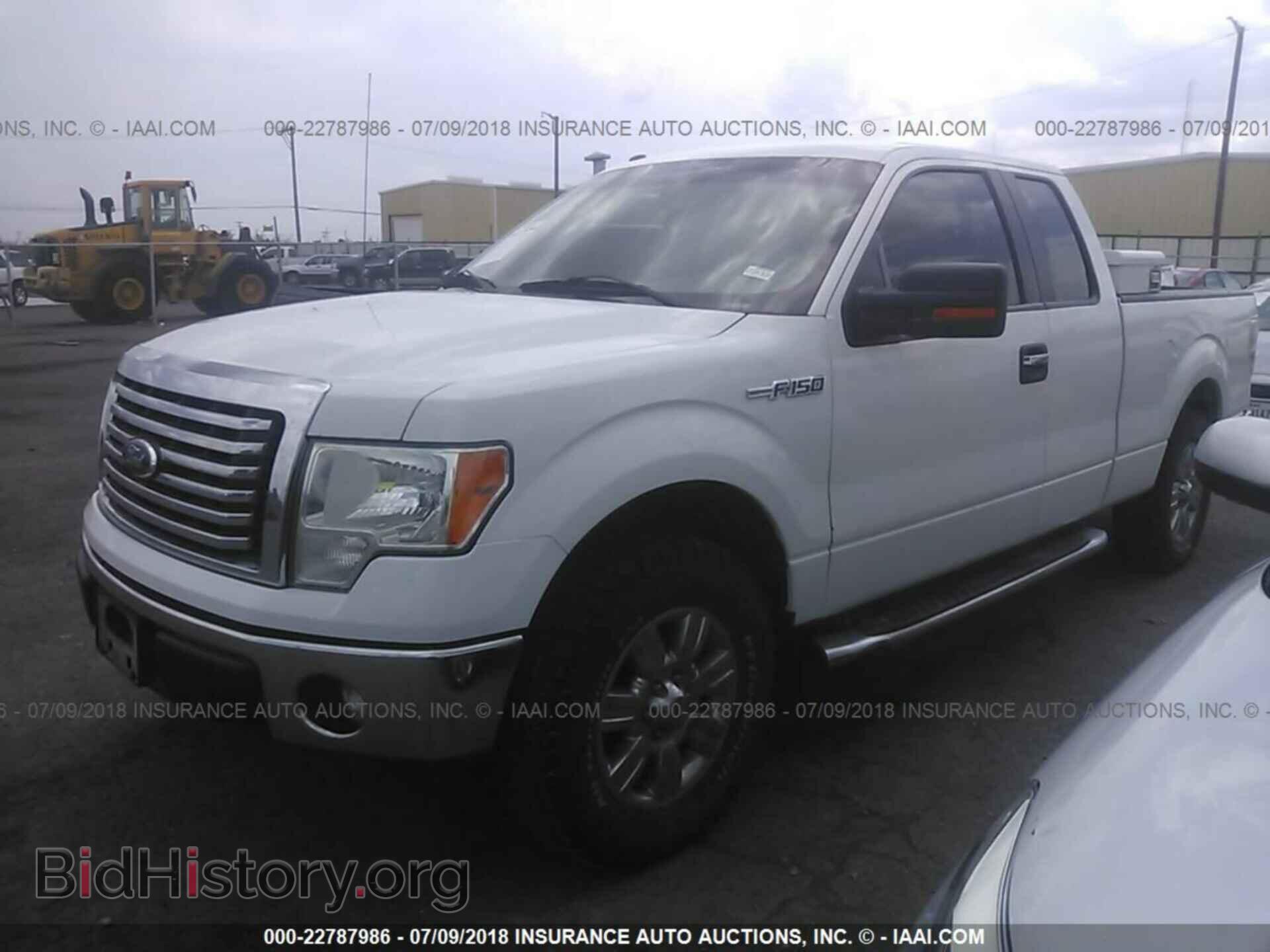 2011 Ford F150 - VIN: 1FTFX1CF2BFA41144 - Photo 2