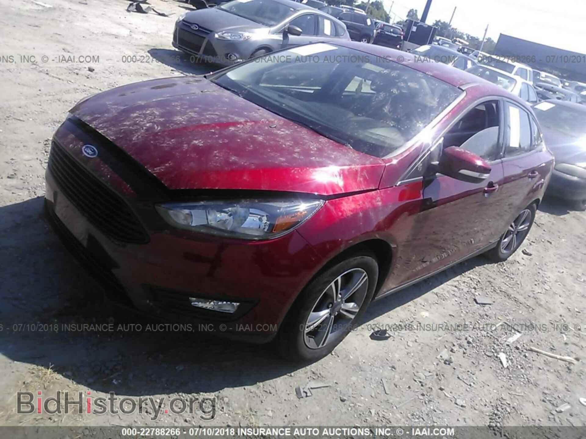 2016 Ford Focus - VIN: 1FADP3FE9GL292361 - Photo 2