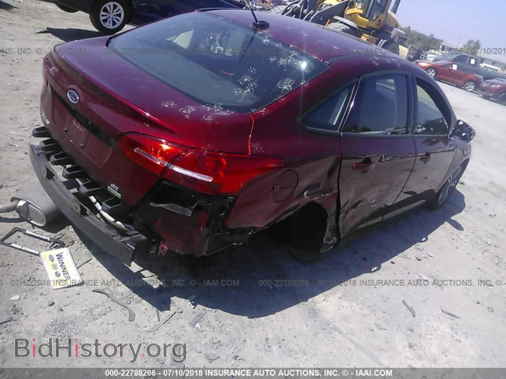 2016 Ford Focus - VIN: 1FADP3FE9GL292361 - Photo 4