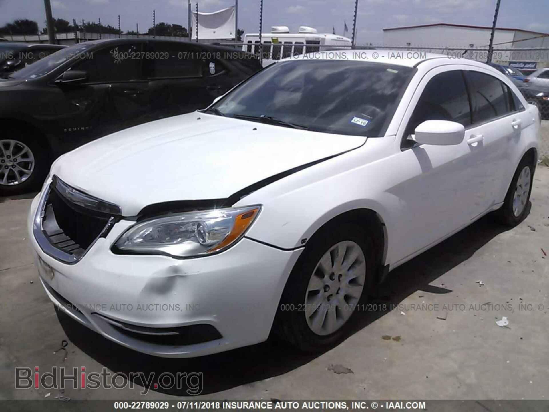 2012 Chrysler 200 - VIN: 1C3CCBAB6CN281586 - Фото 2