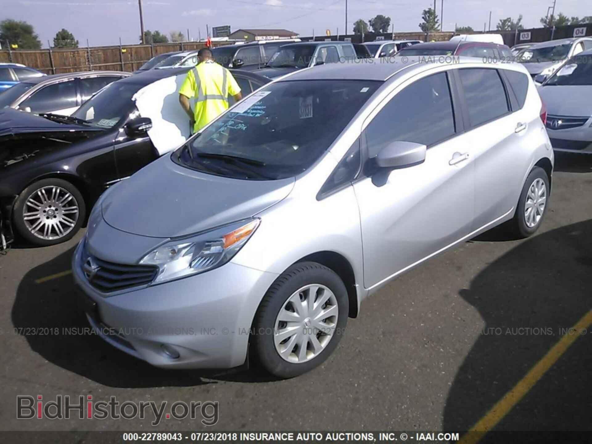 2015 Nissan Versa note - VIN: 3N1CE2CP5FL365419 - Фото 2