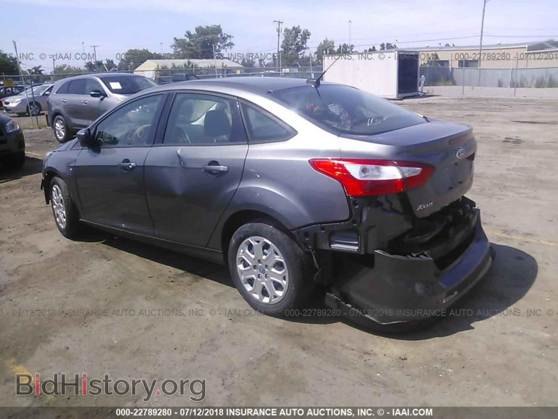 2012 Ford Focus - VIN: 1FAHP3F26CL145884 - Photo 3