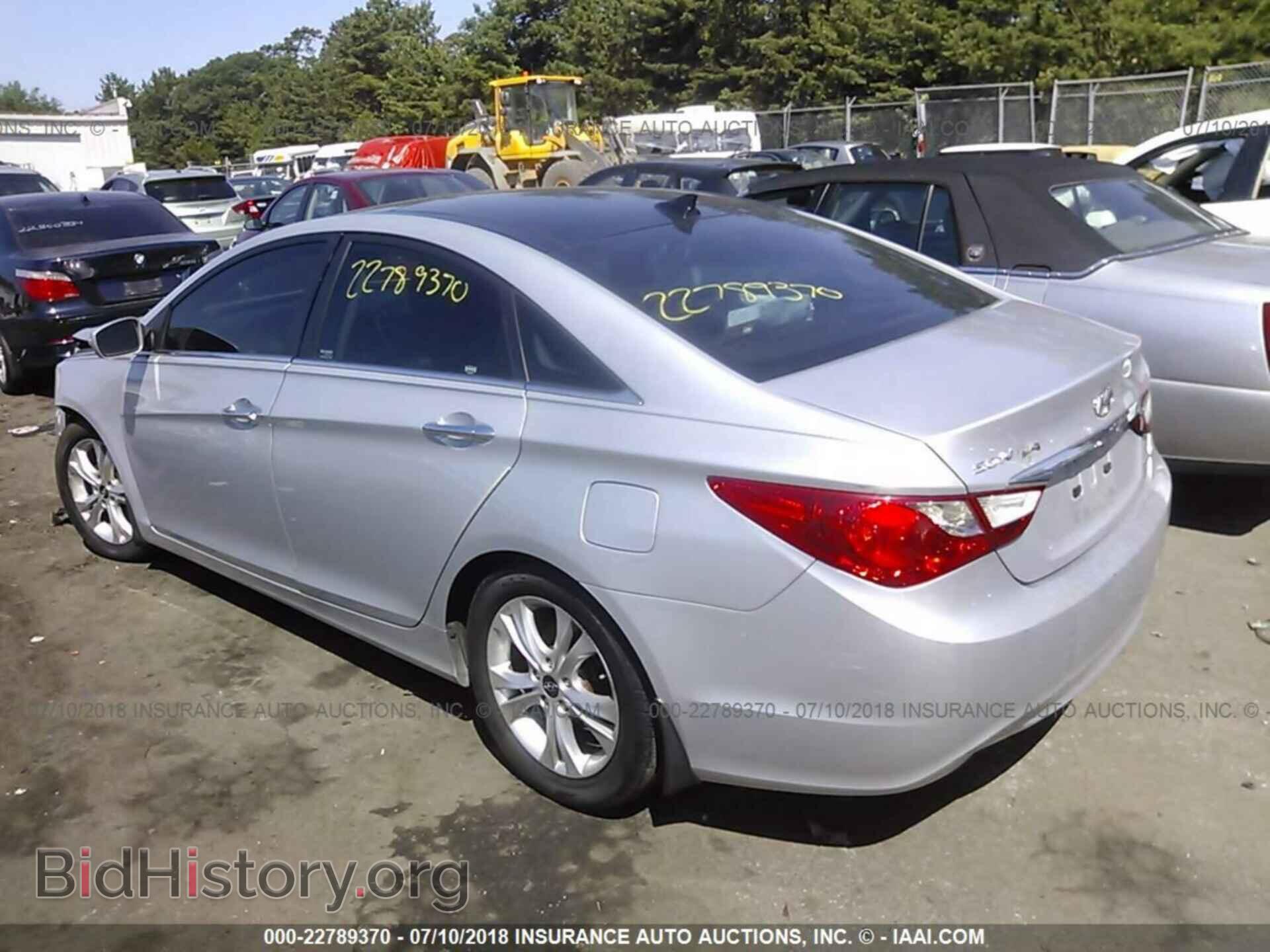 2012 Hyundai Sonata - VIN: 5NPEC4ACXCH379853 - Фото 3