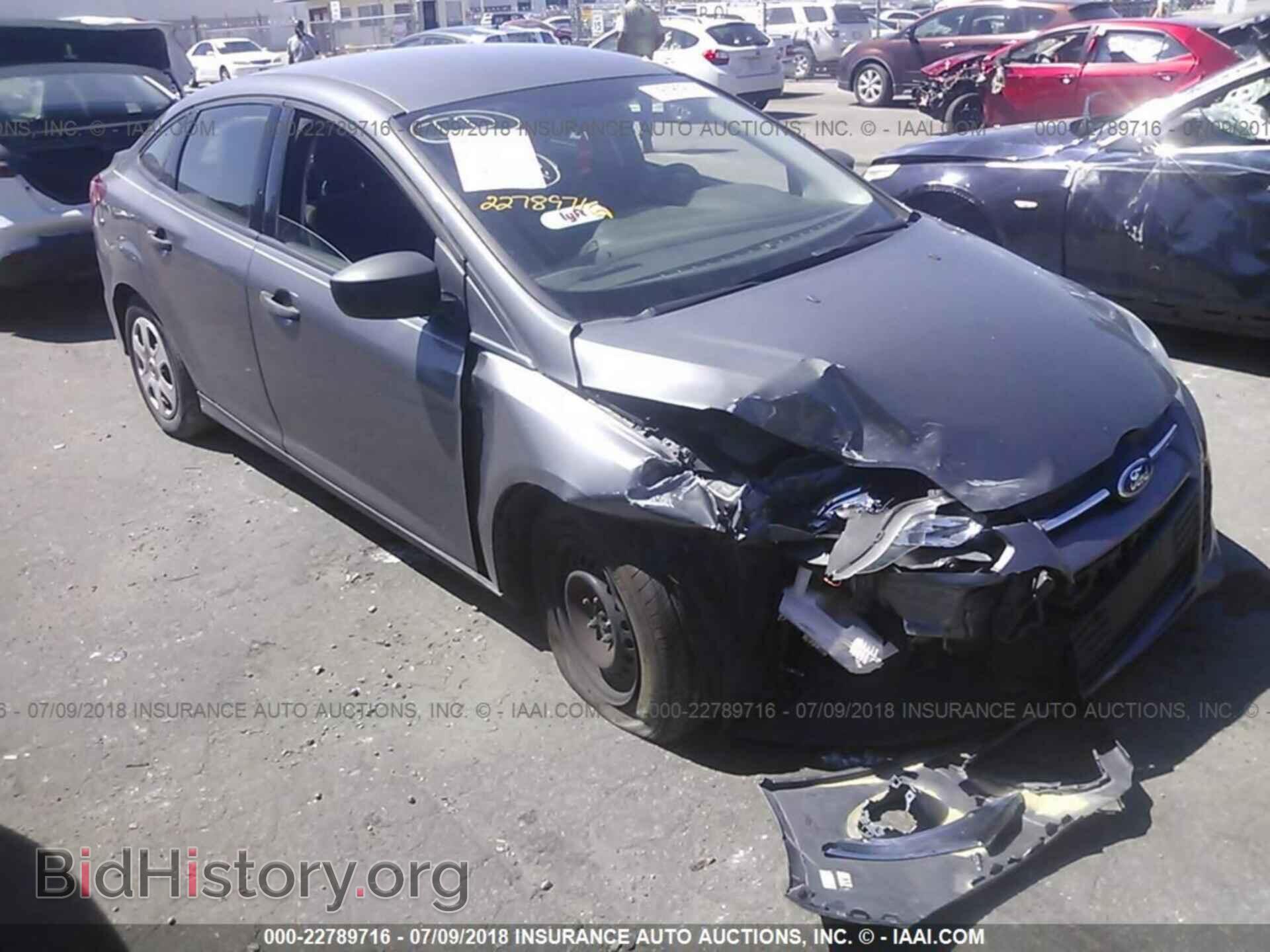 Photo 1FAHP3E21CL323301 - Ford Focus 2012