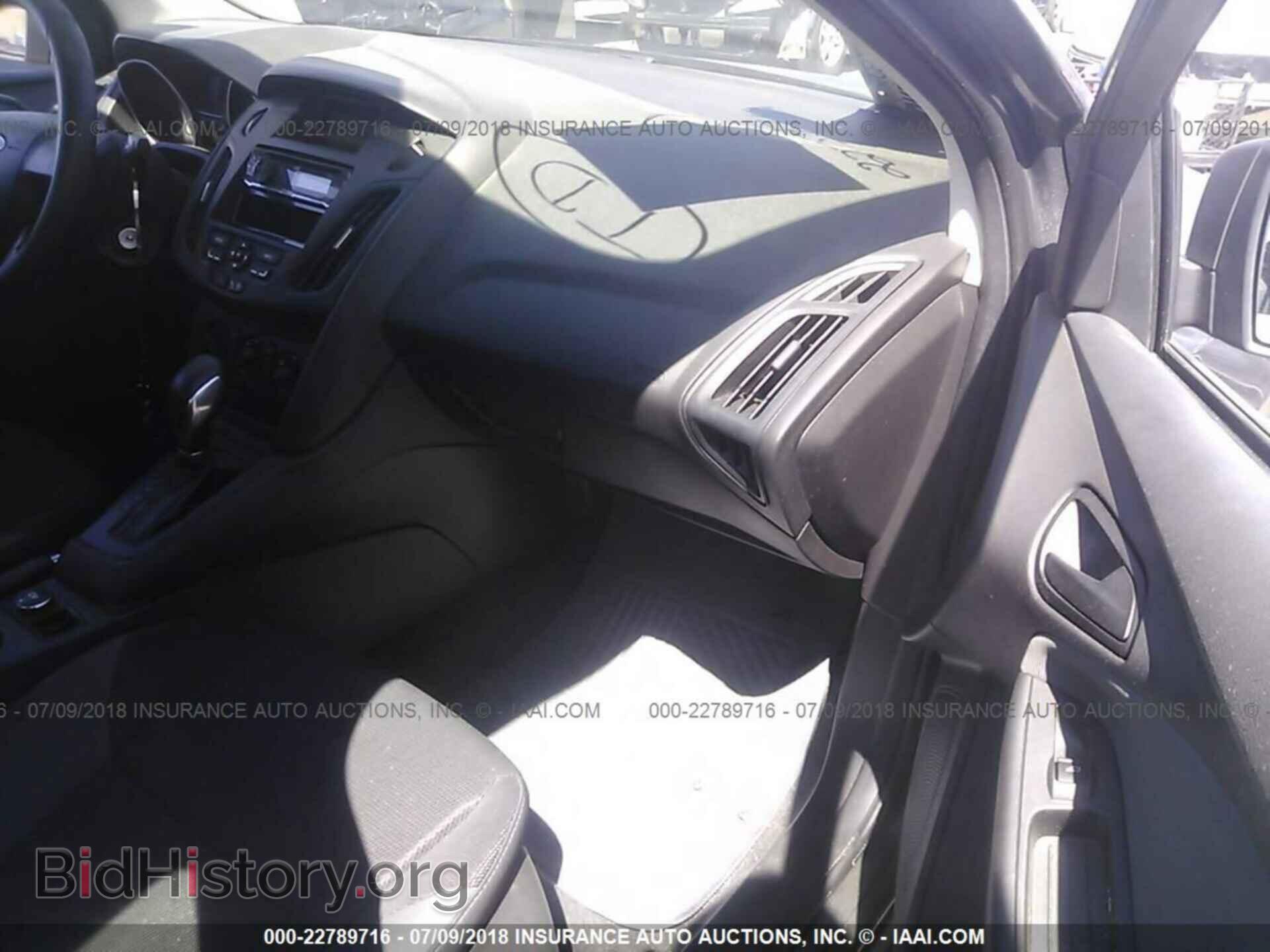 2012 Ford Focus - VIN: 1FAHP3E21CL323301 - Photo 5