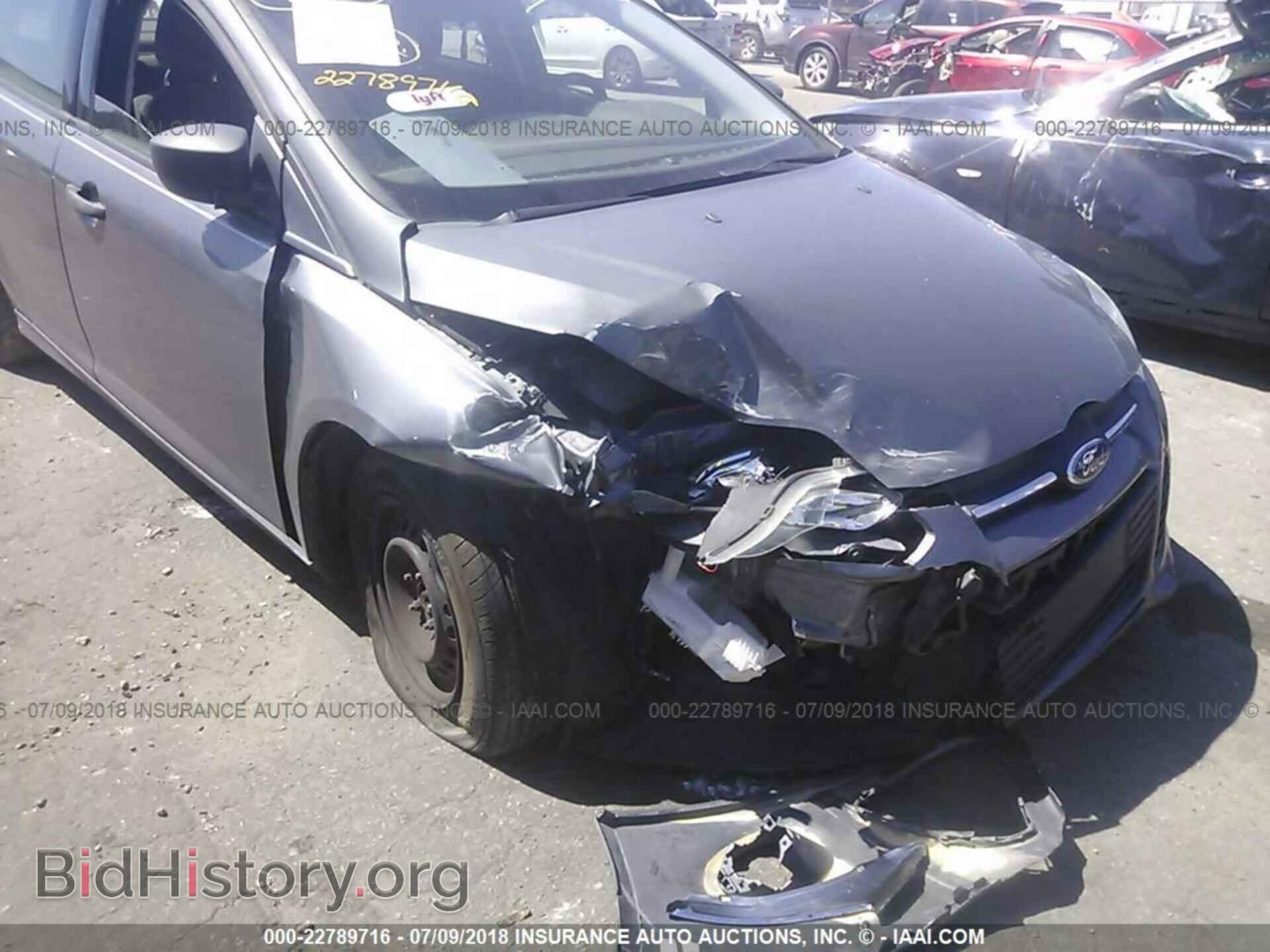 2012 Ford Focus - VIN: 1FAHP3E21CL323301 - Photo 6