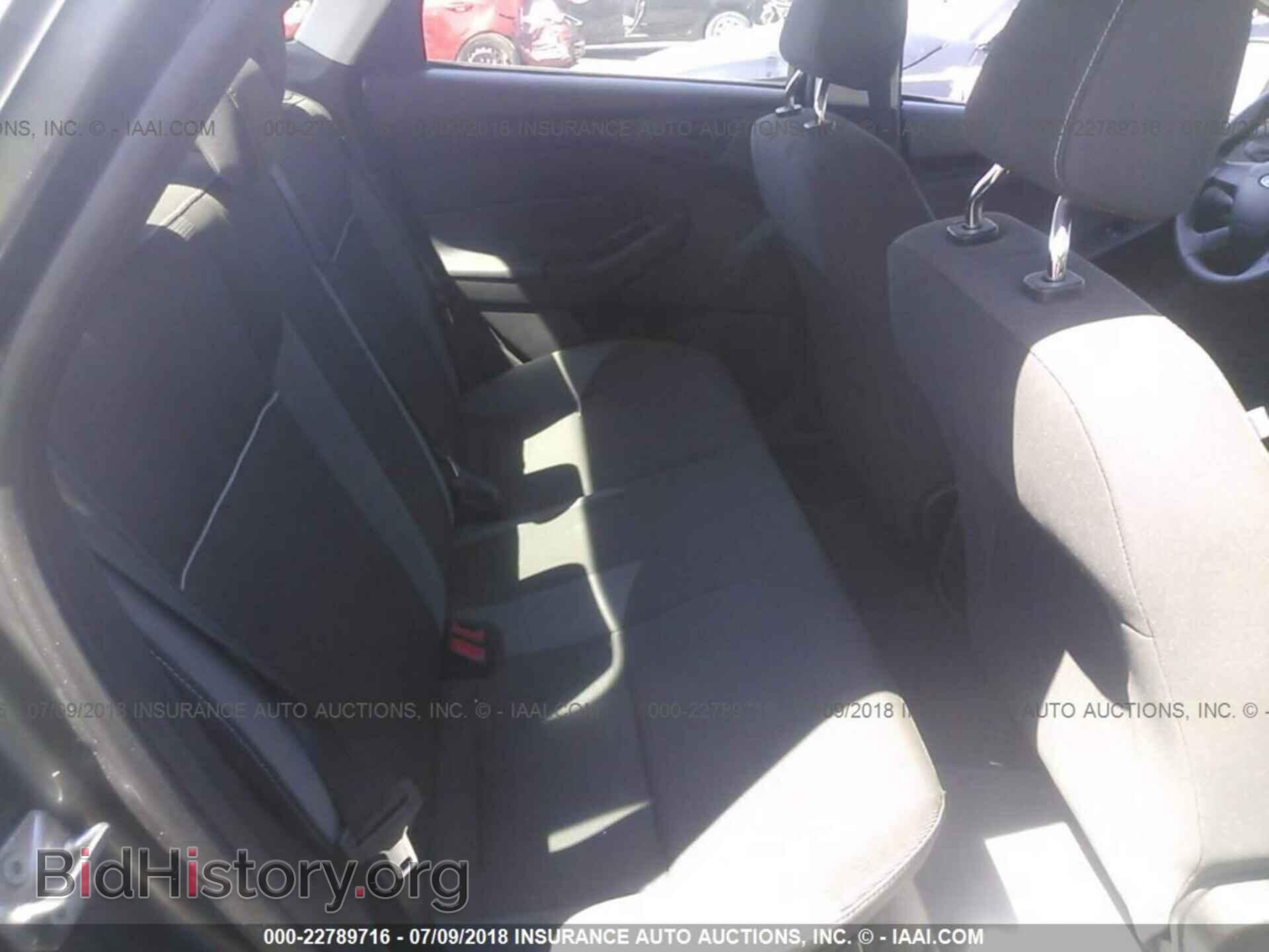 2012 Ford Focus - VIN: 1FAHP3E21CL323301 - Photo 8