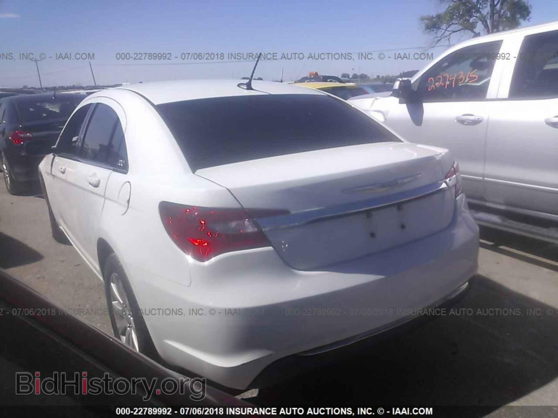 2012 Chrysler 200 - VIN: 1C3CCBBBXCN181389 - Фото 3