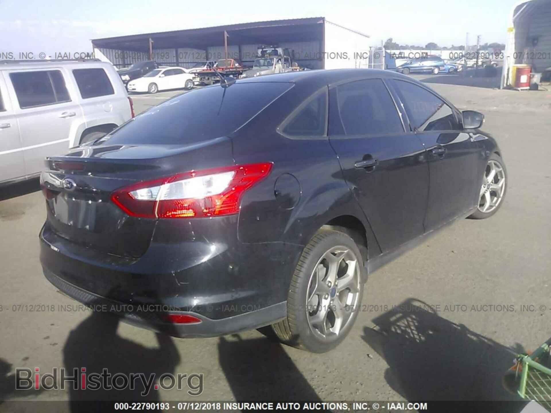 2014 Ford Focus - VIN: 1FADP3F26EL155624 - Фото 4