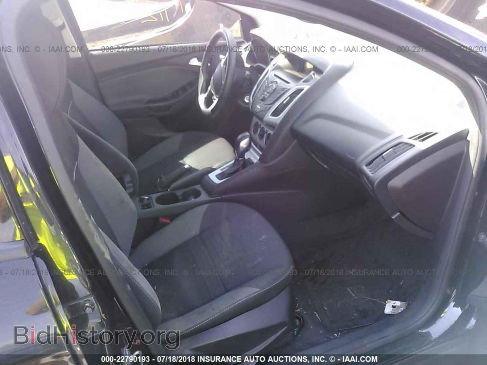 2014 Ford Focus - VIN: 1FADP3F26EL155624 - Фото 5
