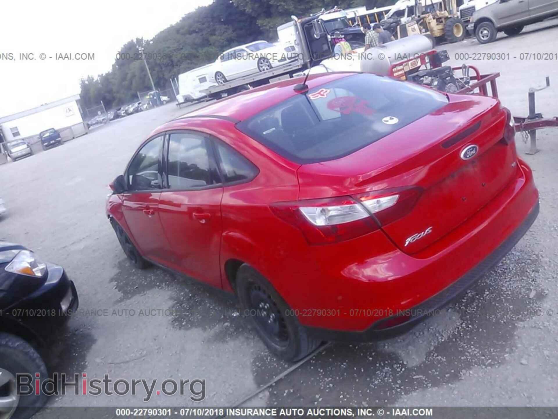 2012 Ford Focus - VIN: 1FAHP3F28CL162458 - Photo 3