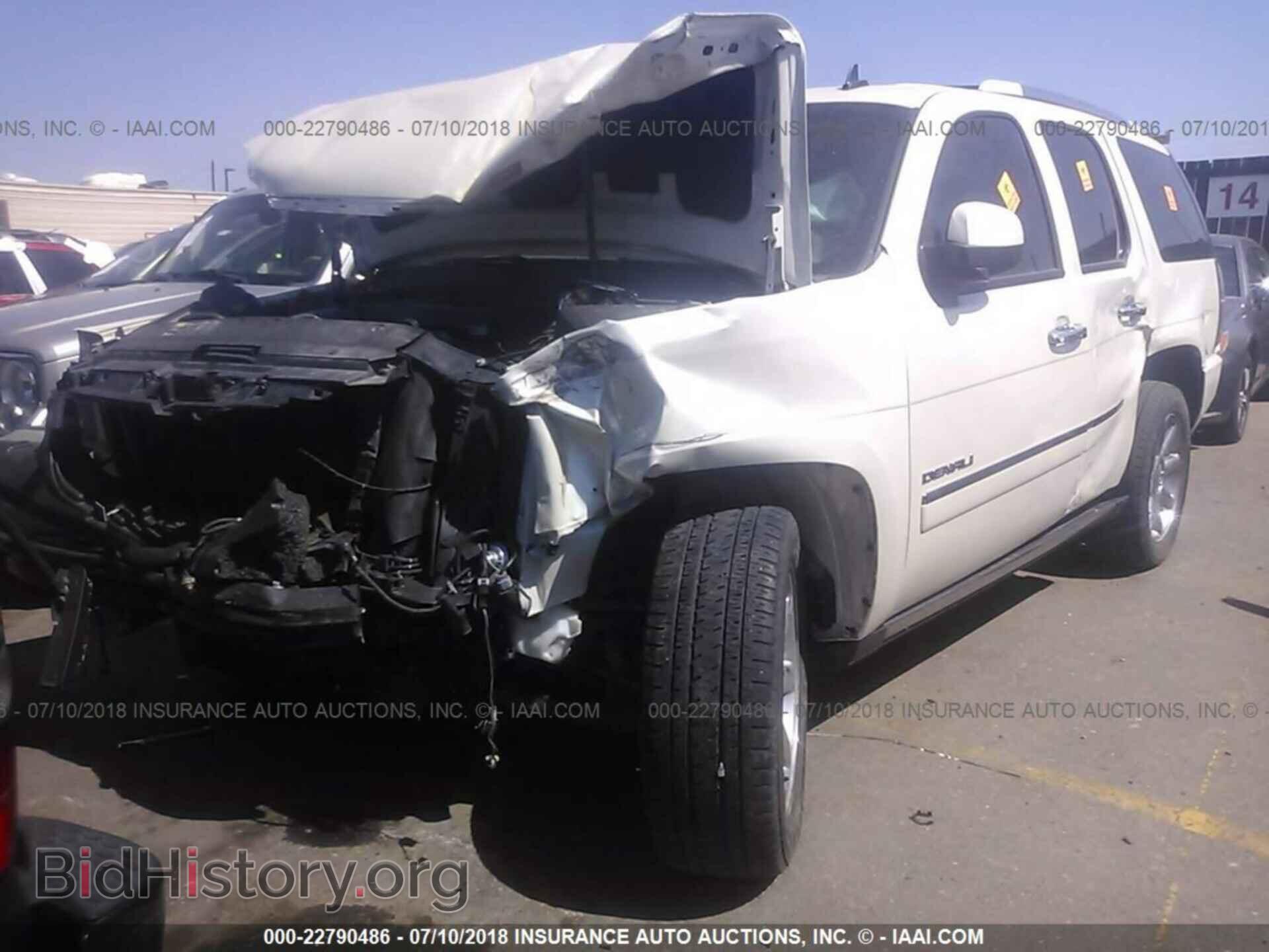 2012 Gmc Yukon - VIN: 1GKS2EEF1CR117779 - Фото 2