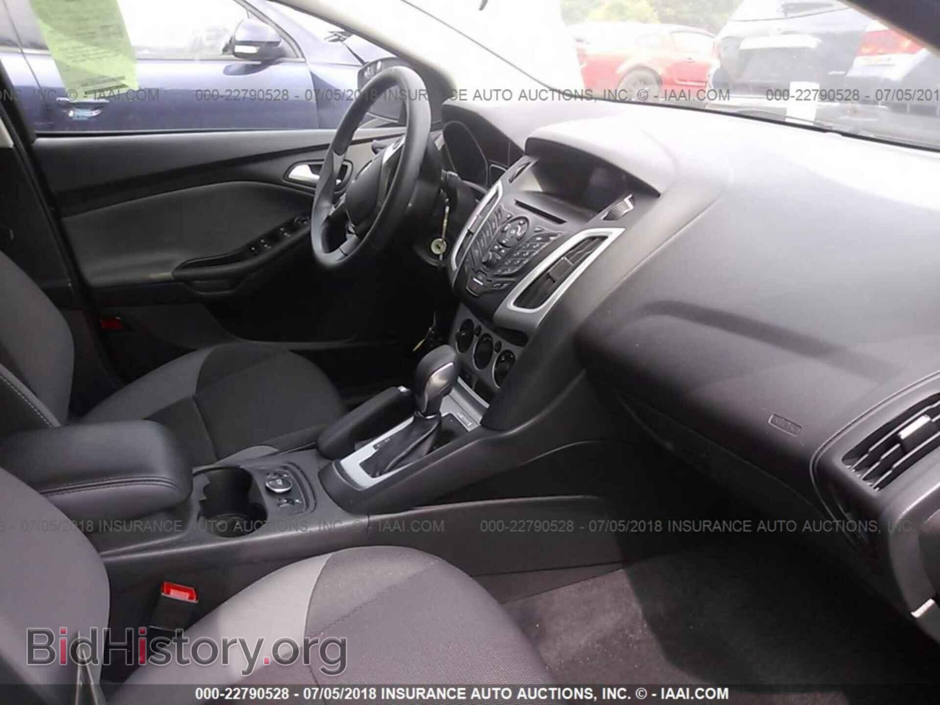 2014 Ford Focus - VIN: 1FADP3F27EL181925 - Photo 5