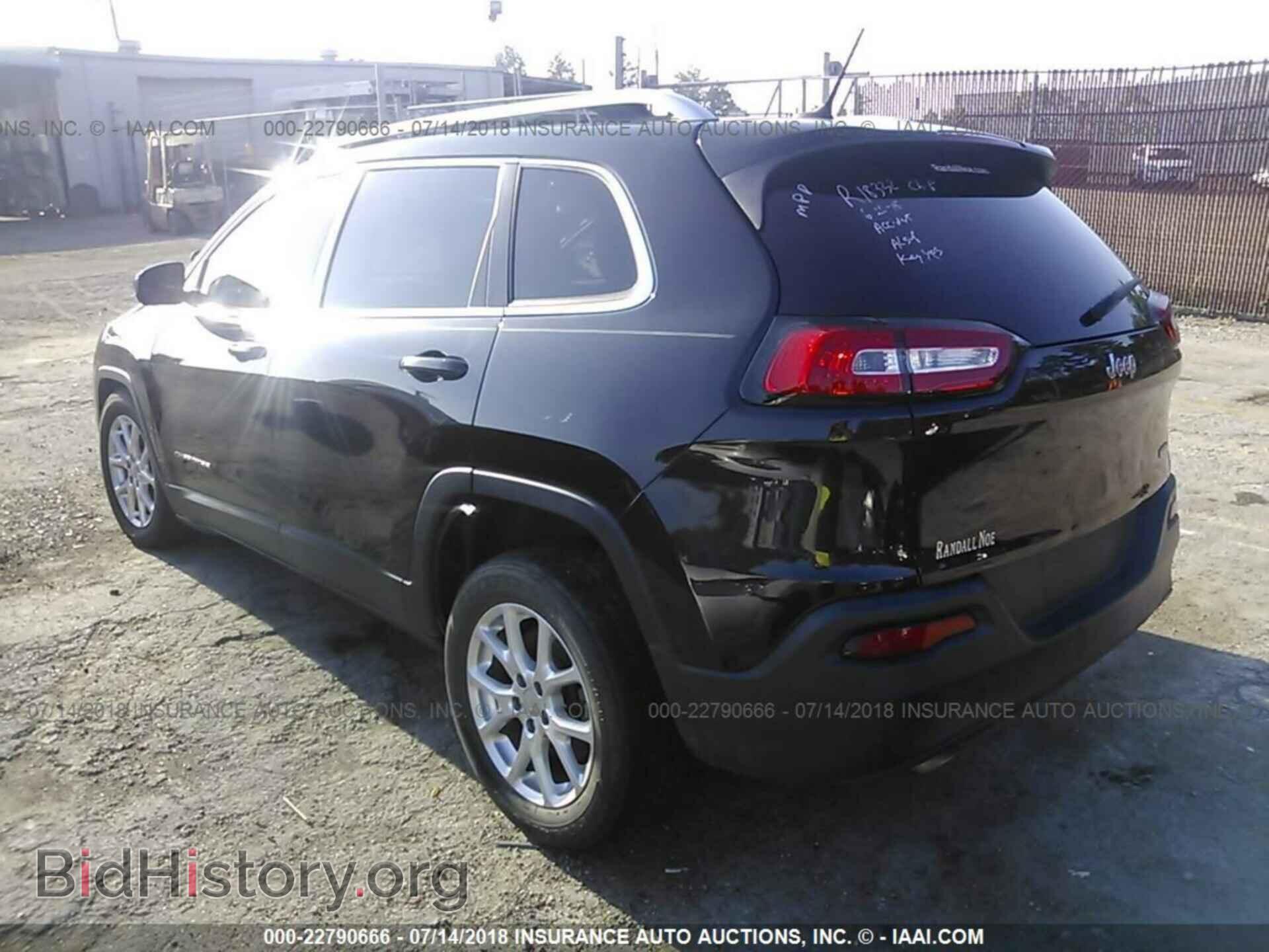 2014 Jeep Cherokee - VIN: 1C4PJLCS7EW299730 - Photo 3