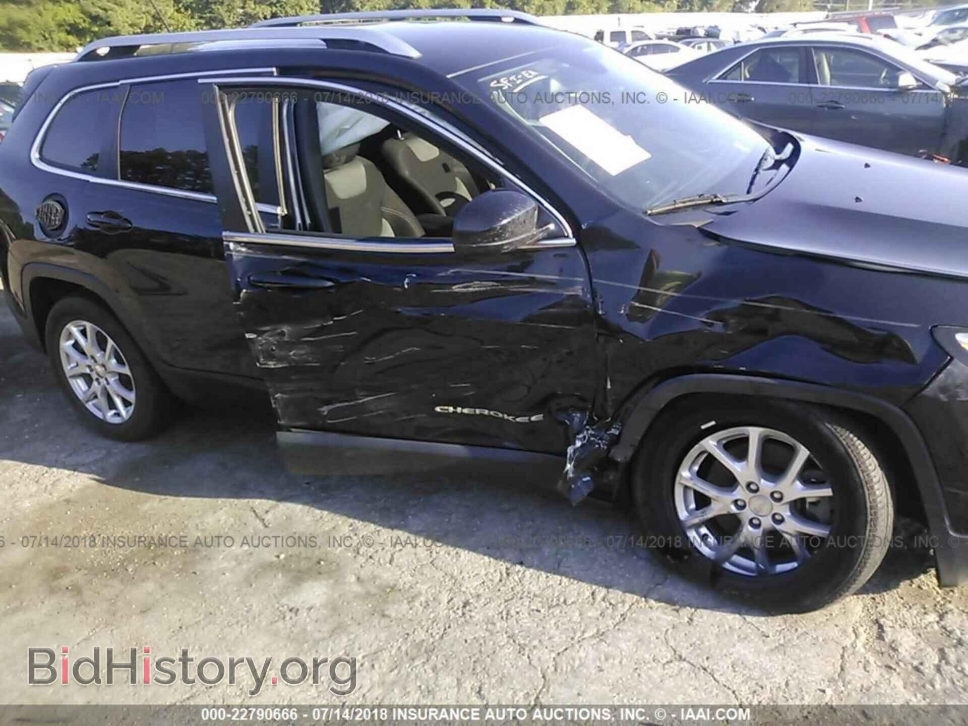 2014 Jeep Cherokee - VIN: 1C4PJLCS7EW299730 - Photo 6