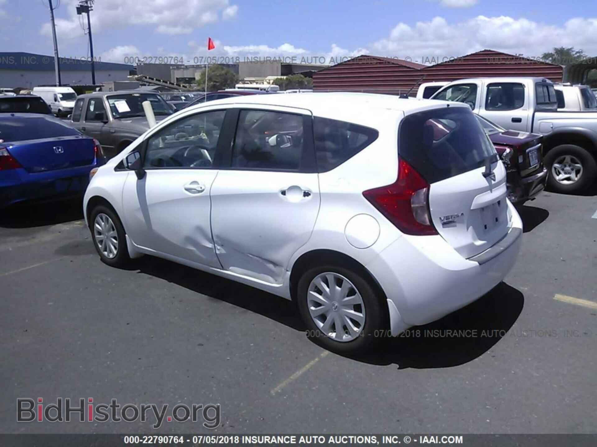 2016 Nissan Versa note - VIN: 3N1CE2CP2GL393082 - Photo 3