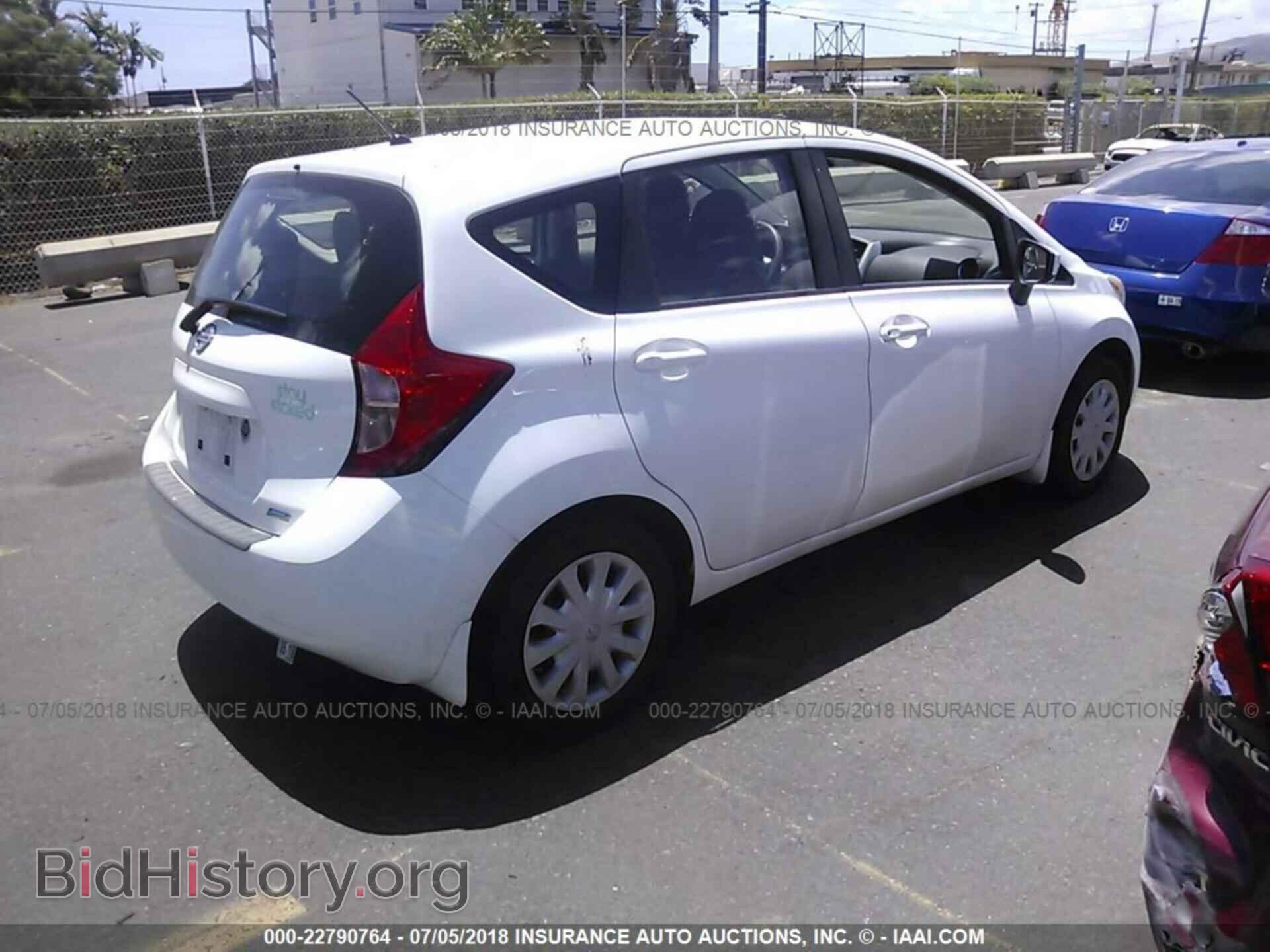 2016 Nissan Versa note - VIN: 3N1CE2CP2GL393082 - Photo 4