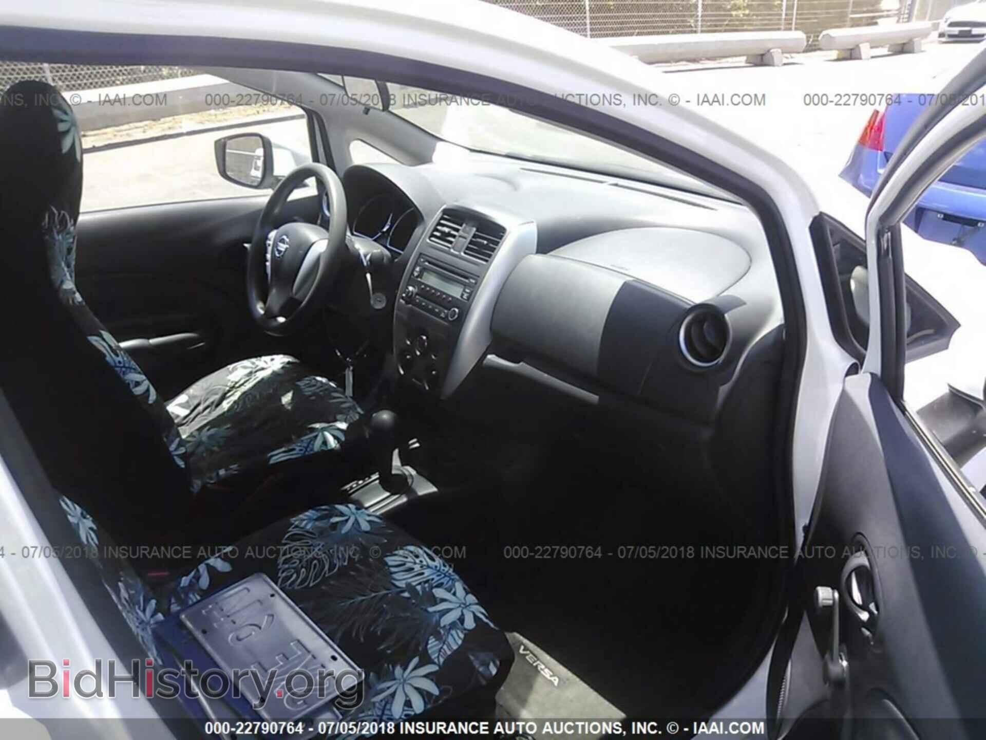 2016 Nissan Versa note - VIN: 3N1CE2CP2GL393082 - Photo 5