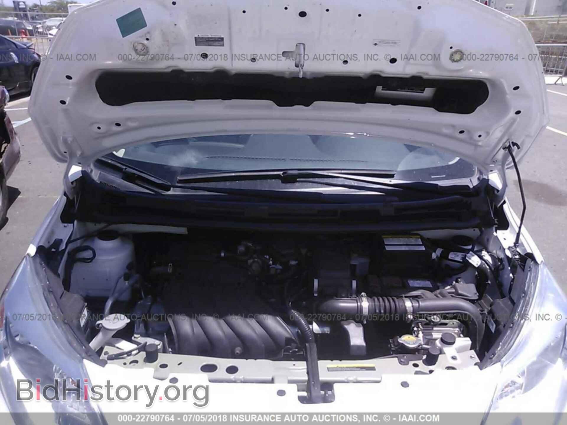 2016 Nissan Versa note - VIN: 3N1CE2CP2GL393082 - Photo 10