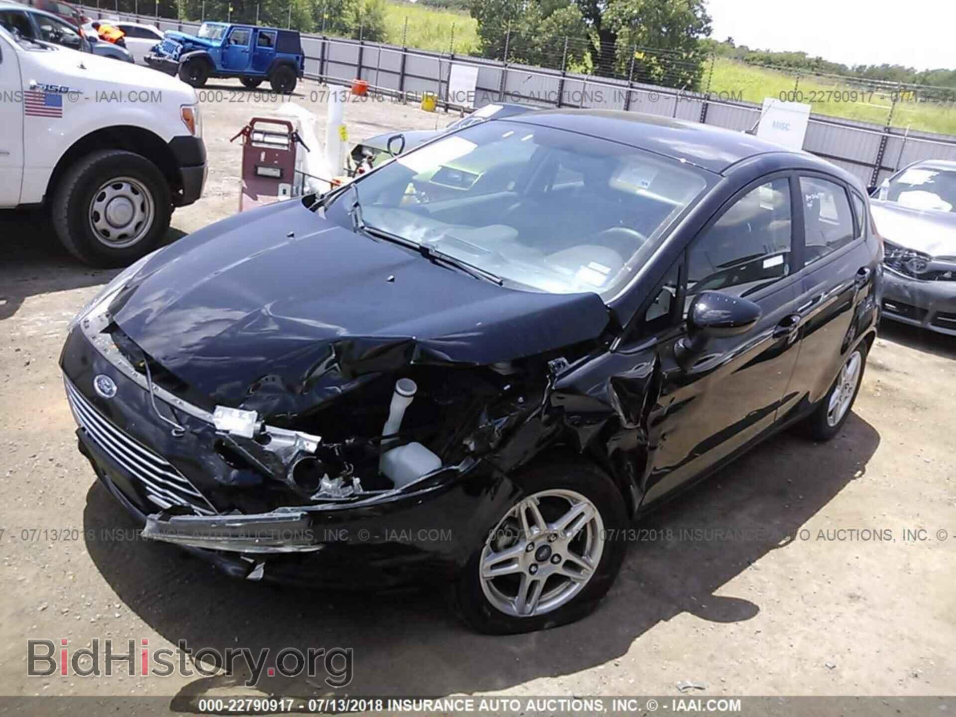 2017 Ford Fiesta - VIN: 3FADP4EJ3HM119598 - Photo 2