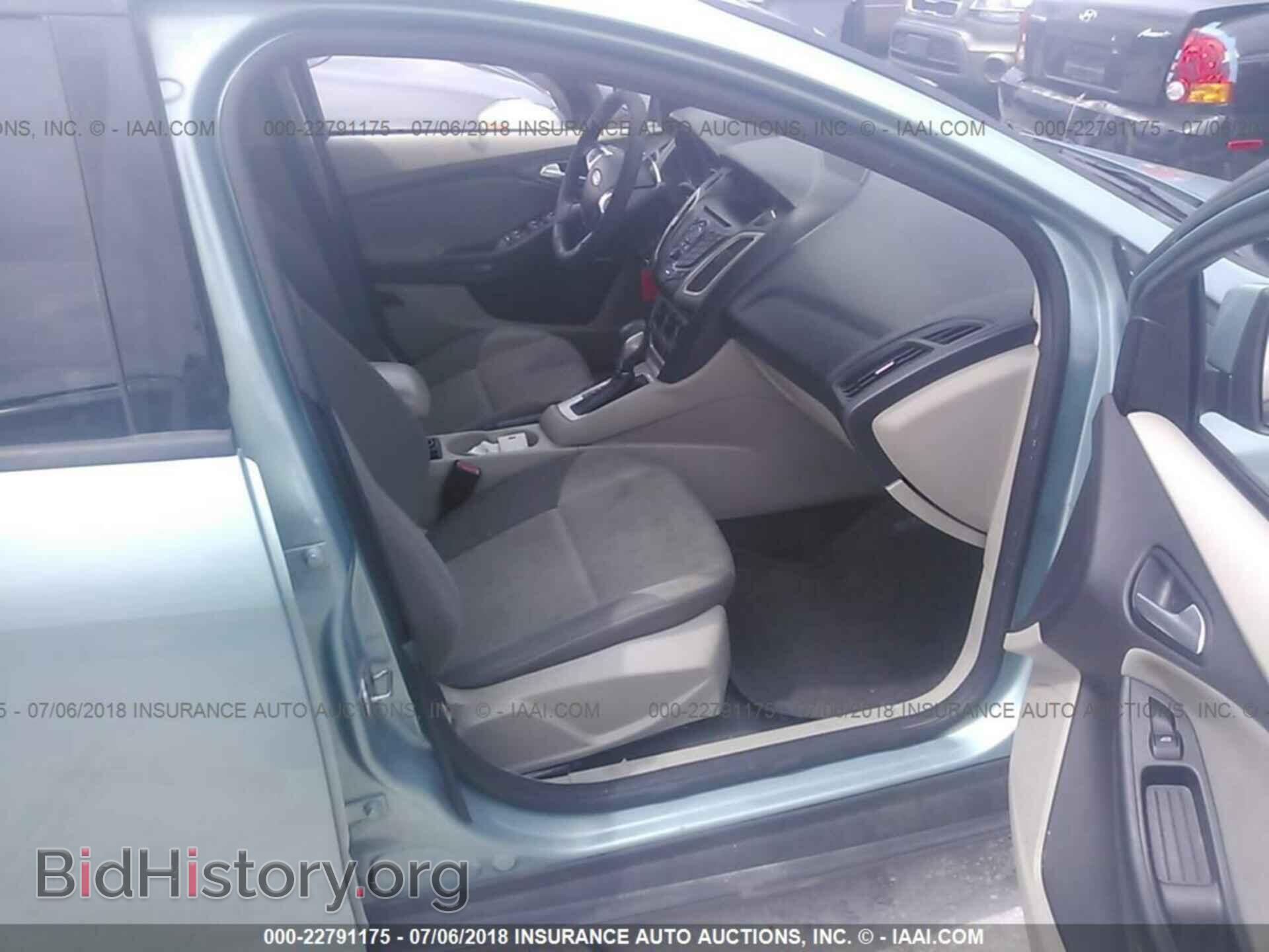 2012 Ford Focus - VIN: 1FAHP3F24CL182562 - Photo 5