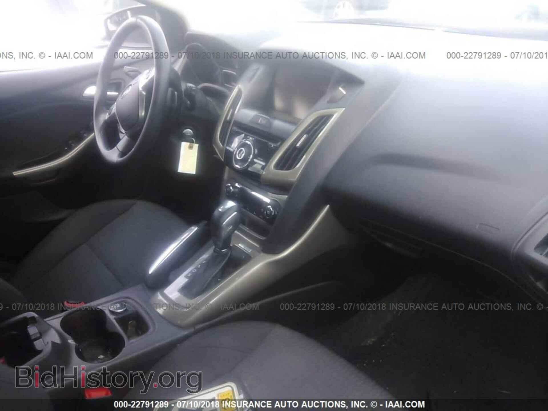 2012 Ford Focus - VIN: 1FAHP3M22CL114389 - Photo 5
