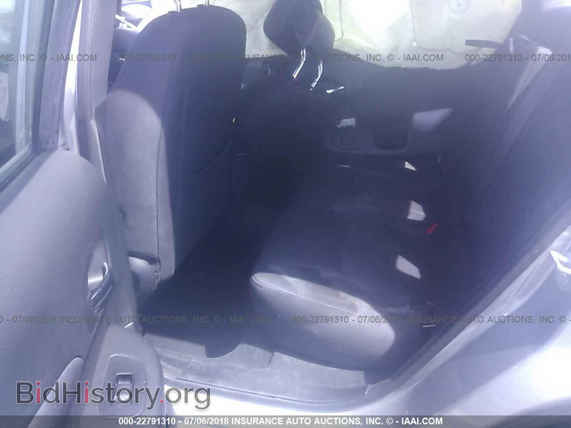 2014 Chrysler 200 - VIN: 1C3CCBBG6EN105649 - Фото 8