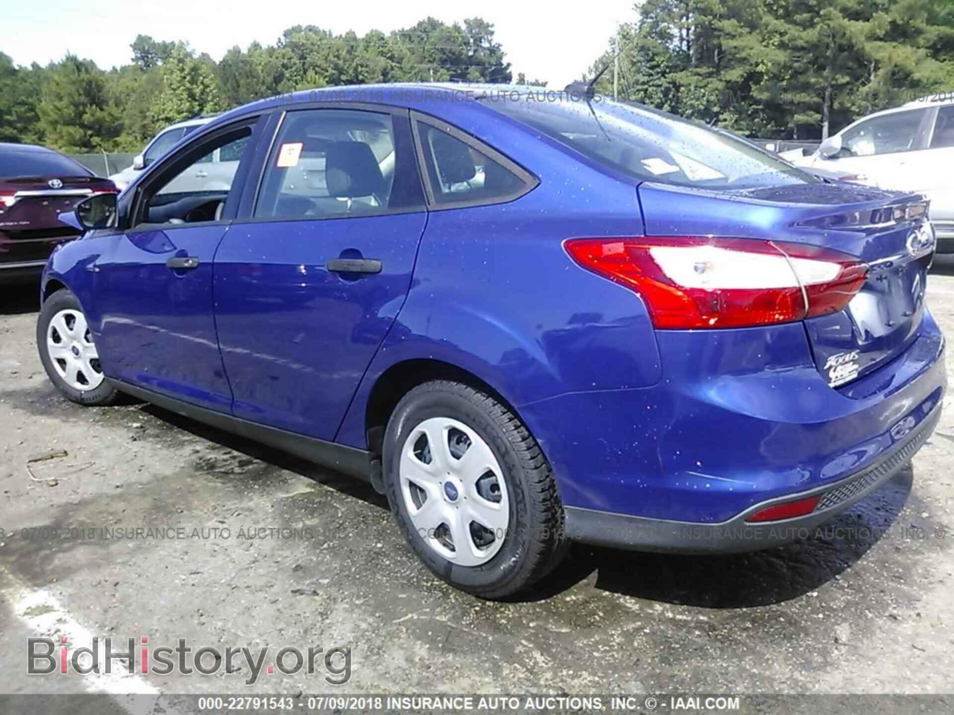 2012 Ford Focus - VIN: 1FAHP3E29CL308030 - Фото 3