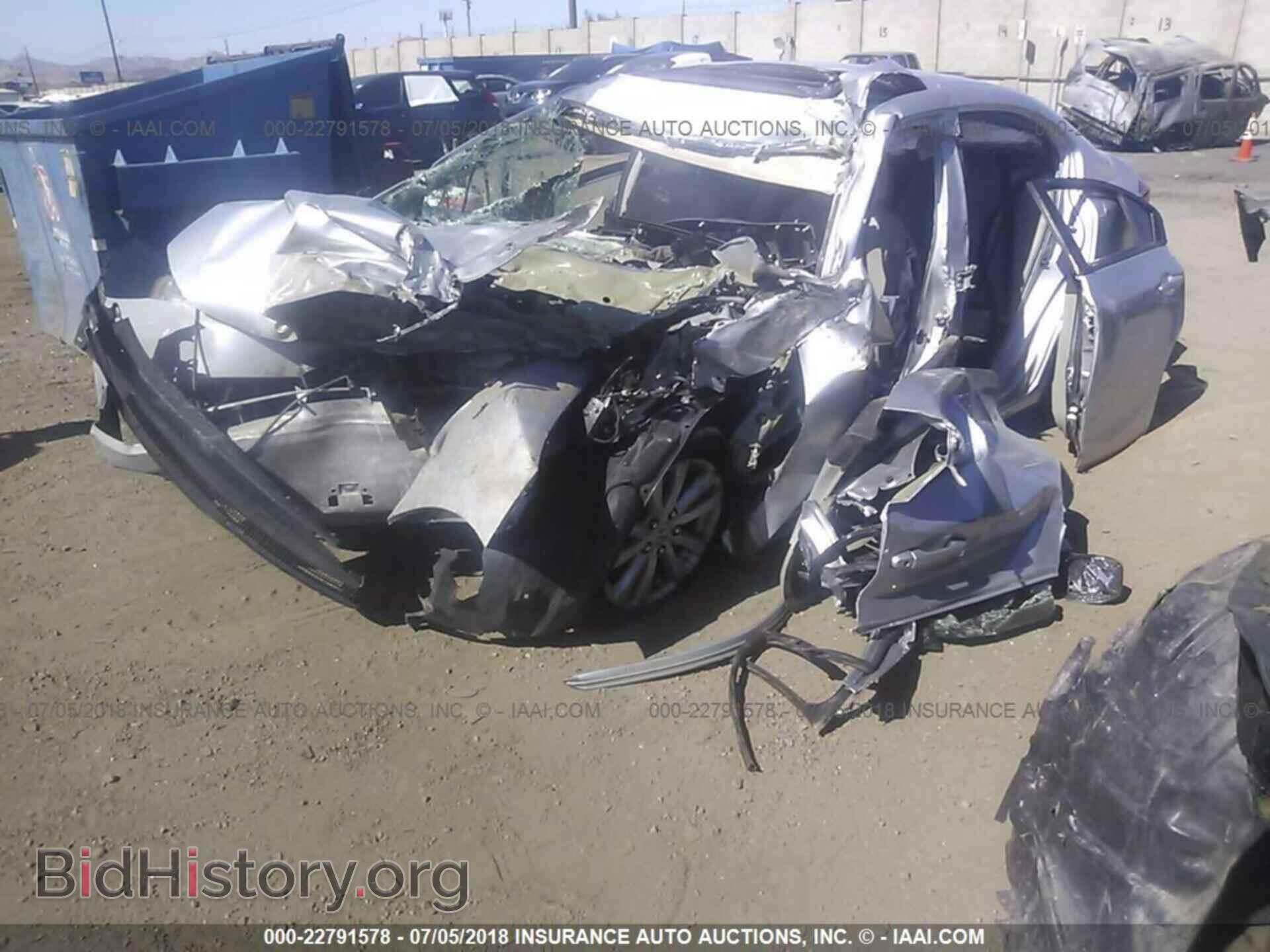 2012 Honda Civic - VIN: 2HGFB2F84CH541518 - Photo 2