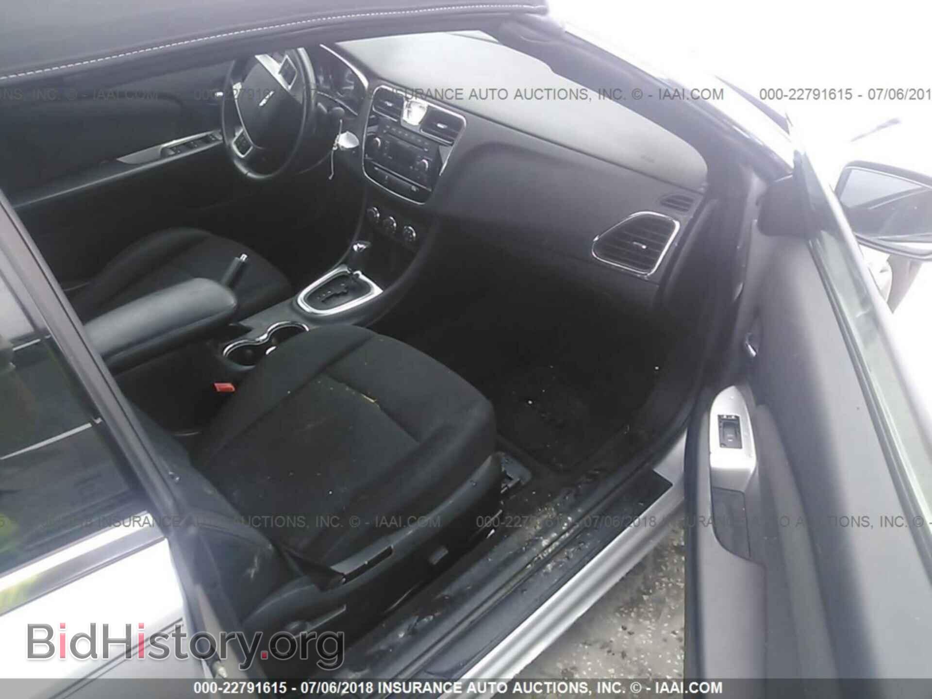2012 Chrysler 200 - VIN: 1C3BCBEB2CN115815 - Photo 5