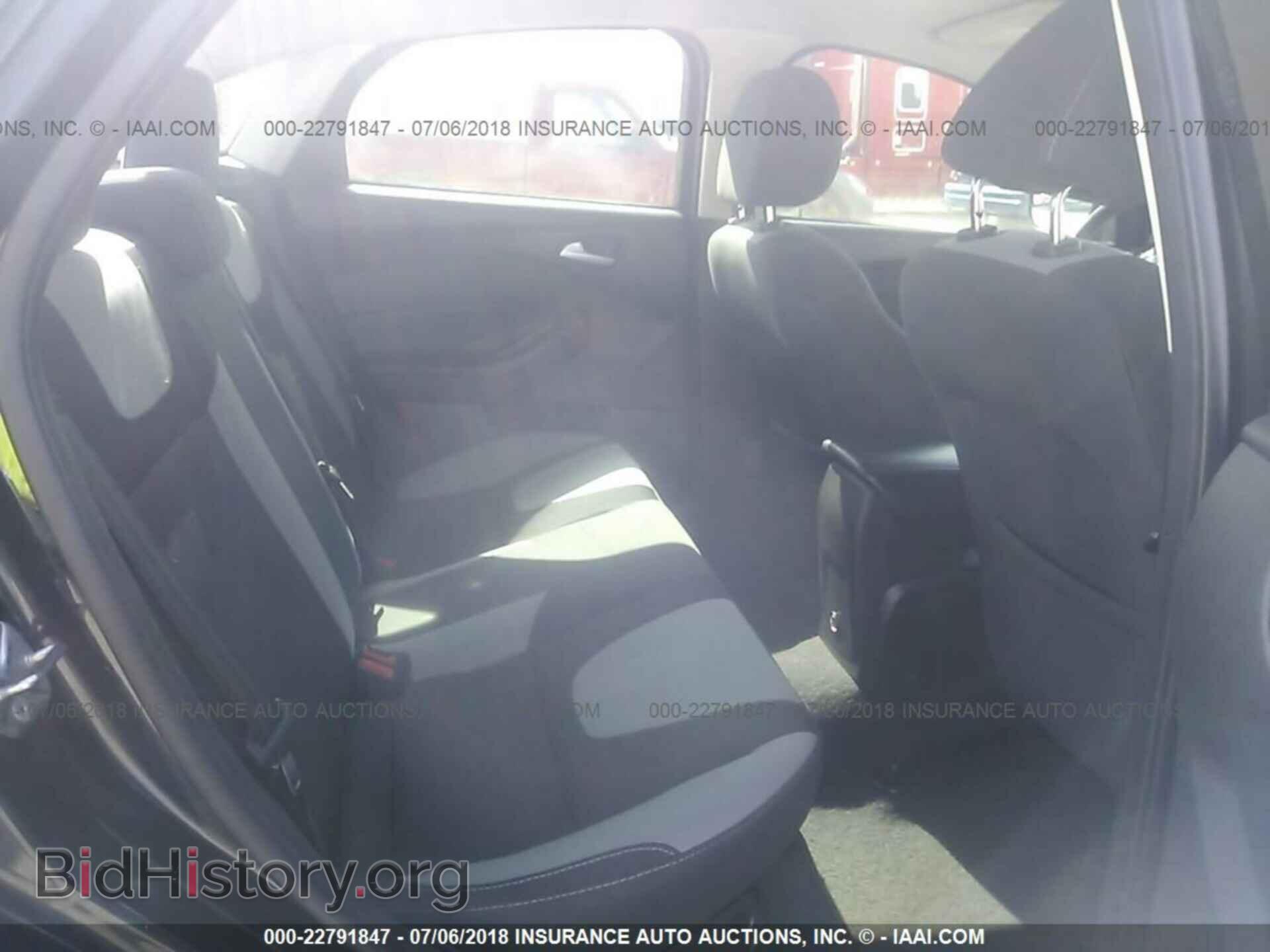 2014 Ford Focus - VIN: 1FADP3F2XEL419816 - Photo 8