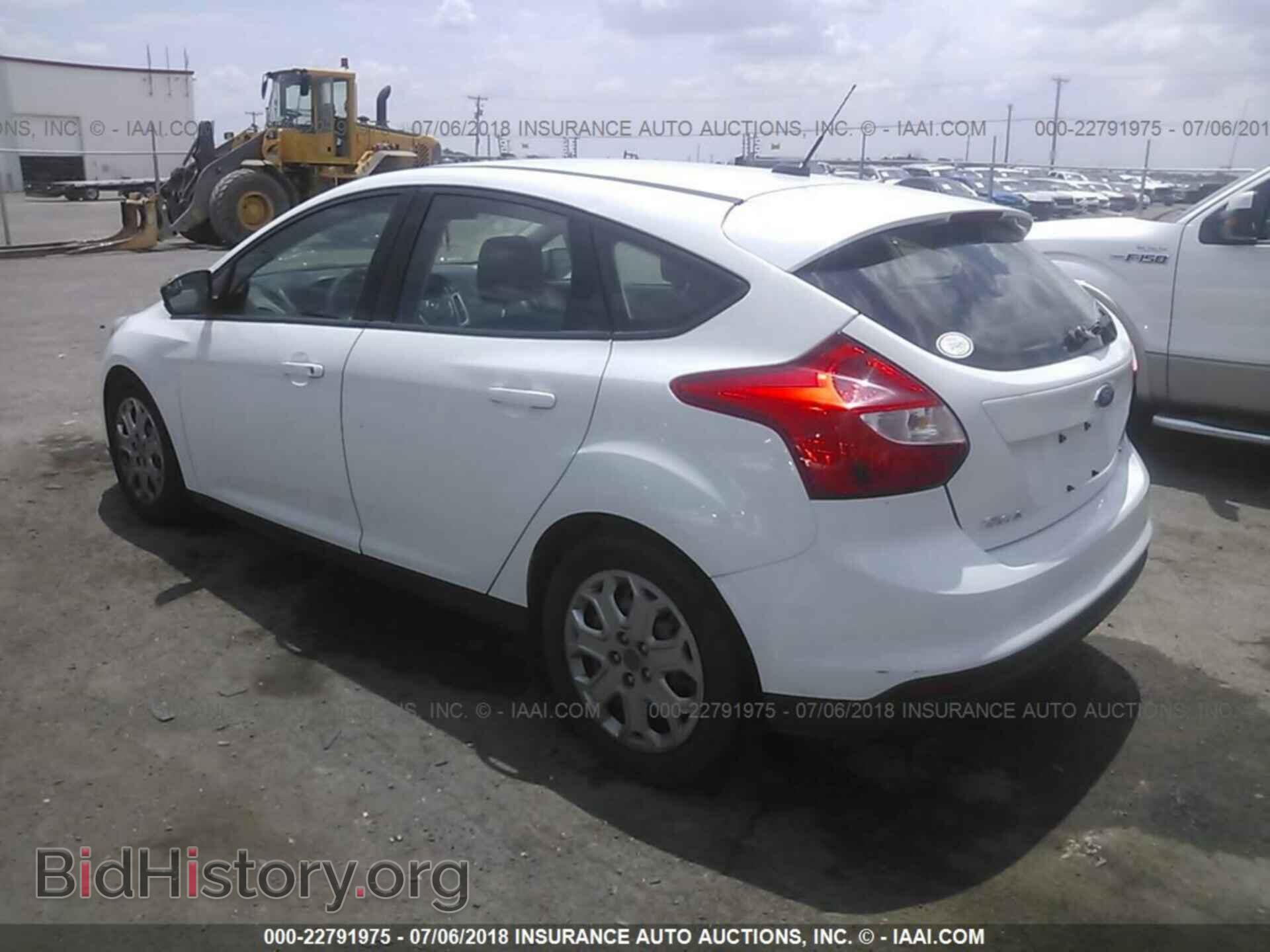 2012 Ford Focus - VIN: 1FAHP3K28CL177564 - Photo 3