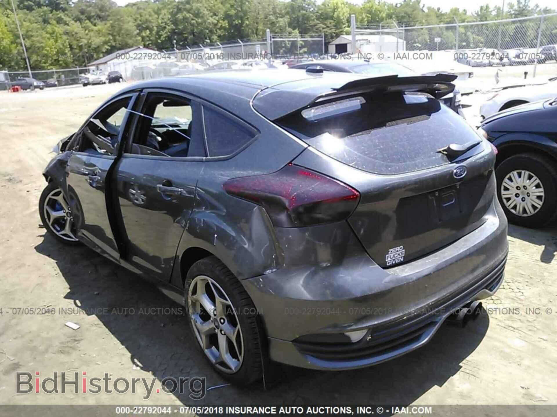 2018 Ford Focus - VIN: 1FADP3L99JL209512 - Фото 3