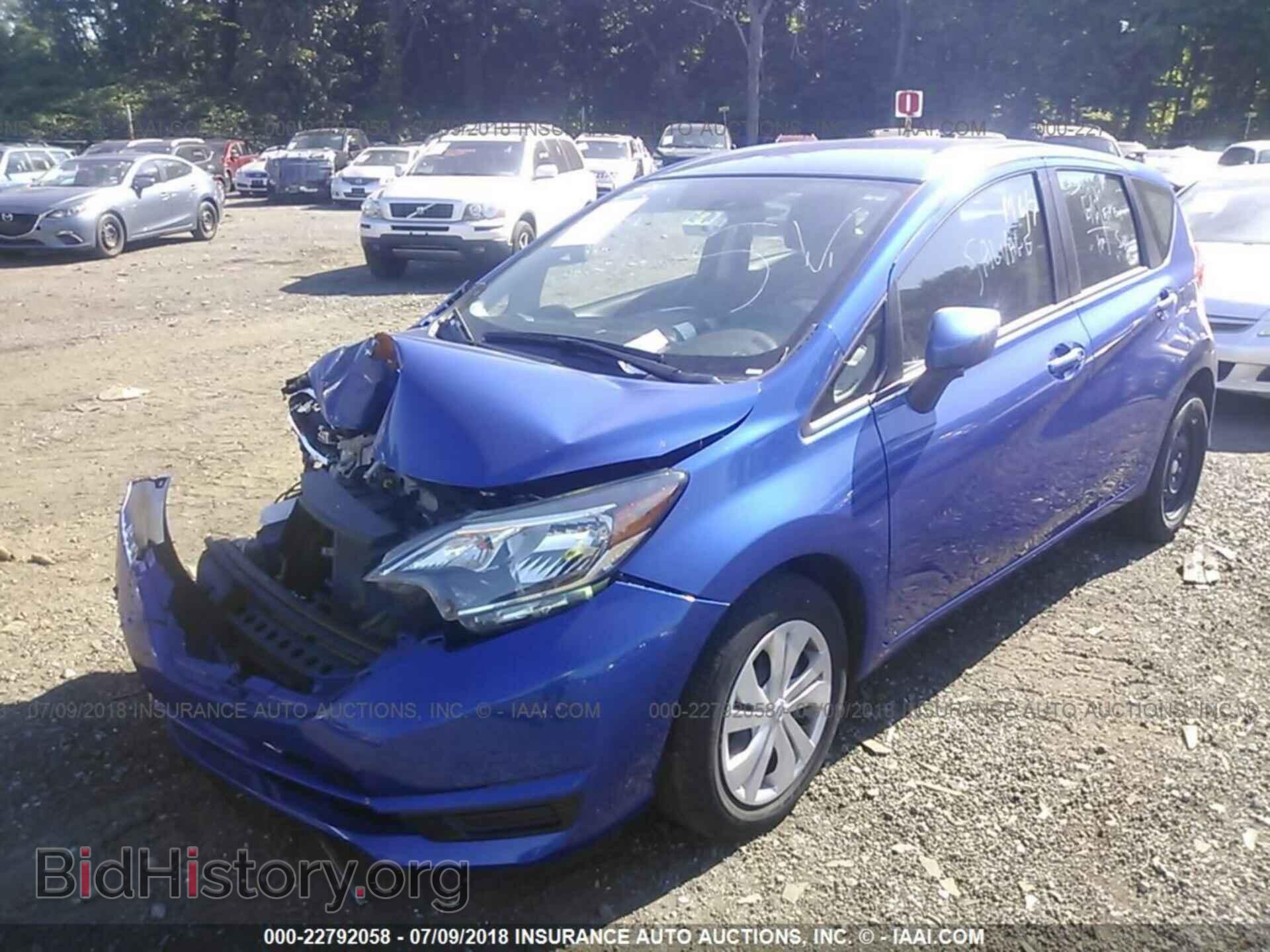 2017 Nissan Versa note - VIN: 3N1CE2CP0HL352242 - Фото 2