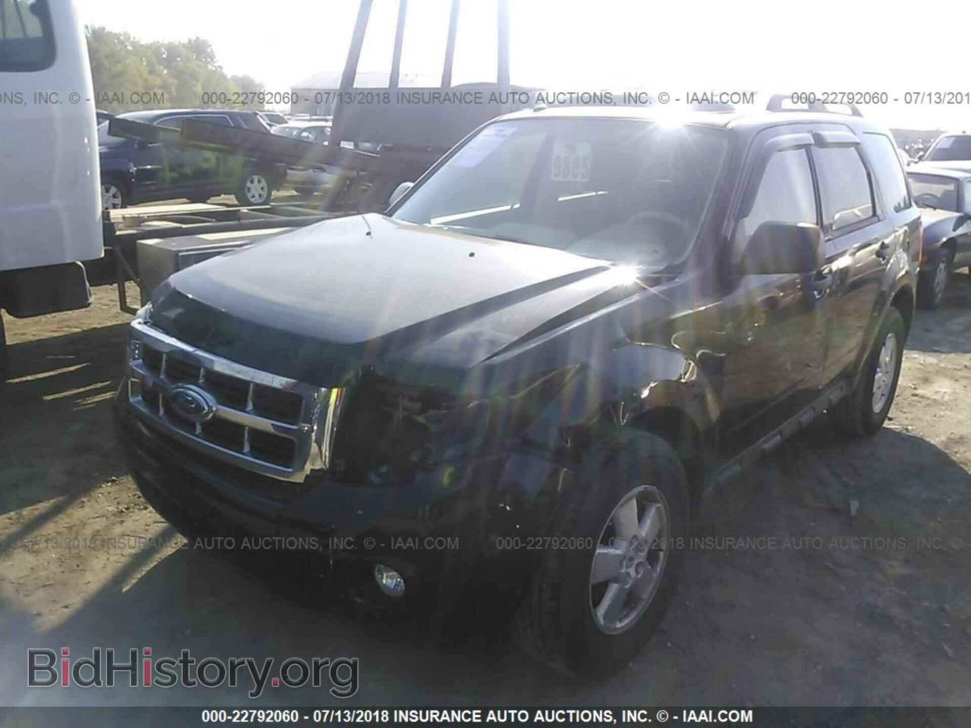 2012 Ford Escape - VIN: 1FMCU0D78CKA73758 - Фото 2