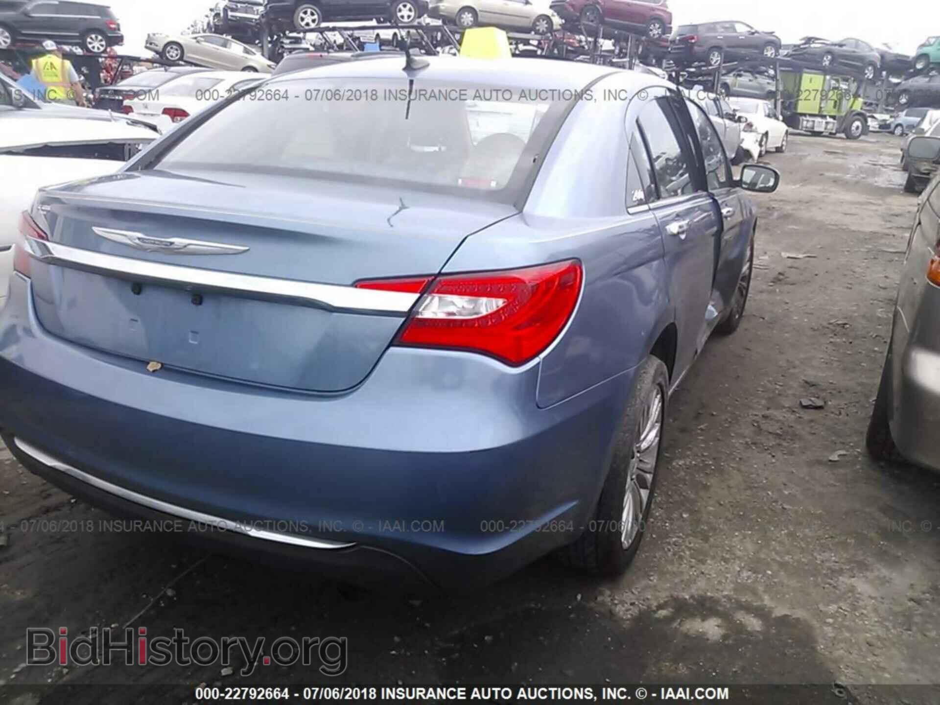 2011 Chrysler 200 - VIN: 1C3BC2FB7BN605034 - Photo 4