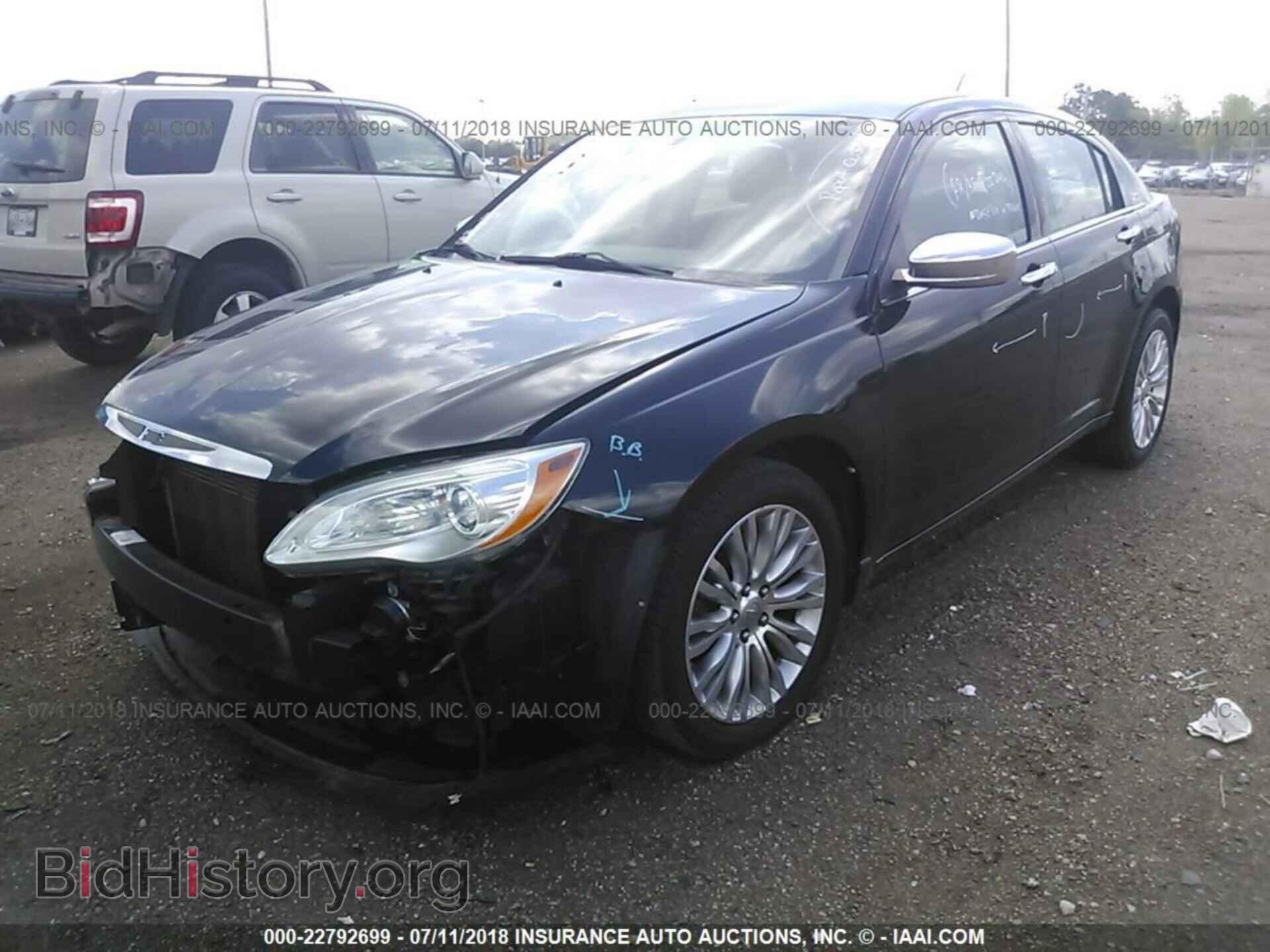 2011 Chrysler 200 - VIN: 1C3BC2FG2BN548124 - Photo 2