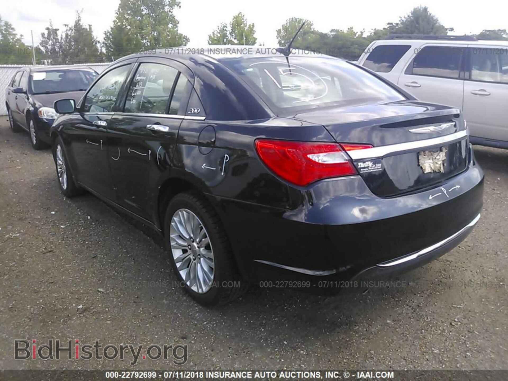 2011 Chrysler 200 - VIN: 1C3BC2FG2BN548124 - Photo 3