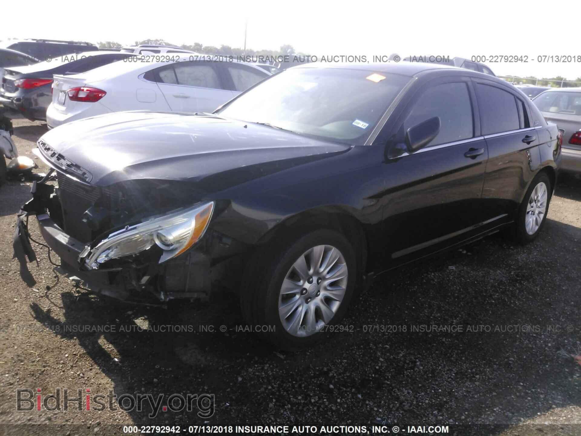 2012 Chrysler 200 - VIN: 1C3CCBAB2CN126825 - Photo 2