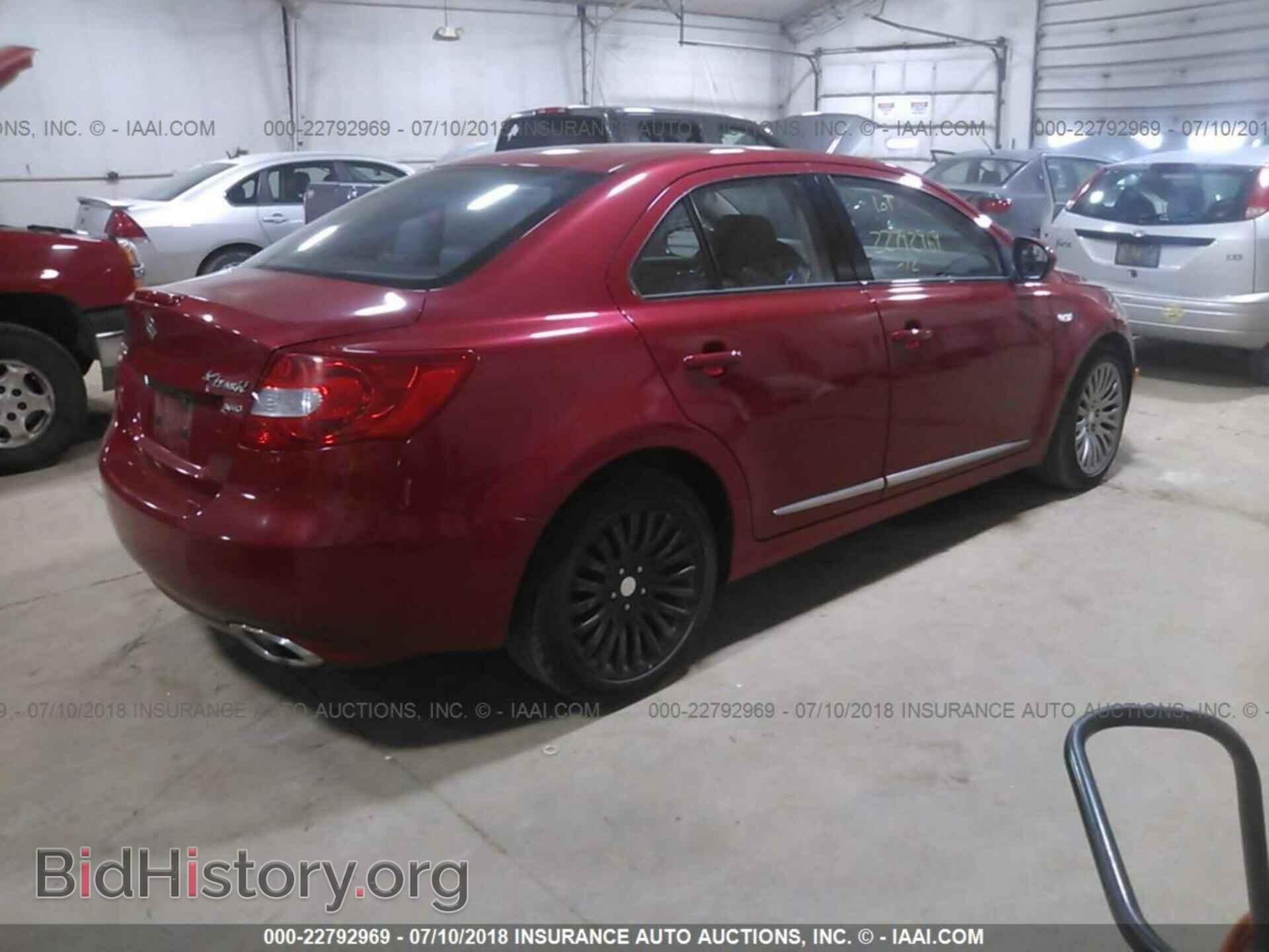 2012 Suzuki Kizashi - VIN: JS2RF9A38C6100437 - Photo 4