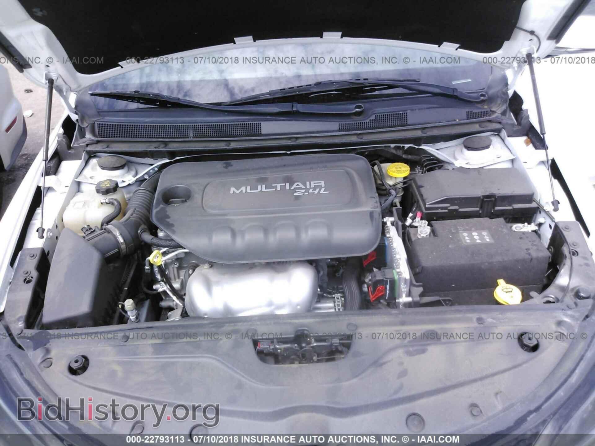 2016 Chrysler 200 - VIN: 1C3CCCBB7GN100828 - Фото 10