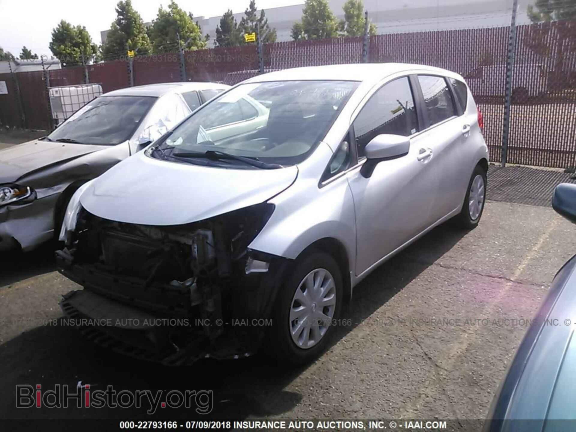 2015 Nissan Versa note - VIN: 3N1CE2CP9FL414492 - Фото 2