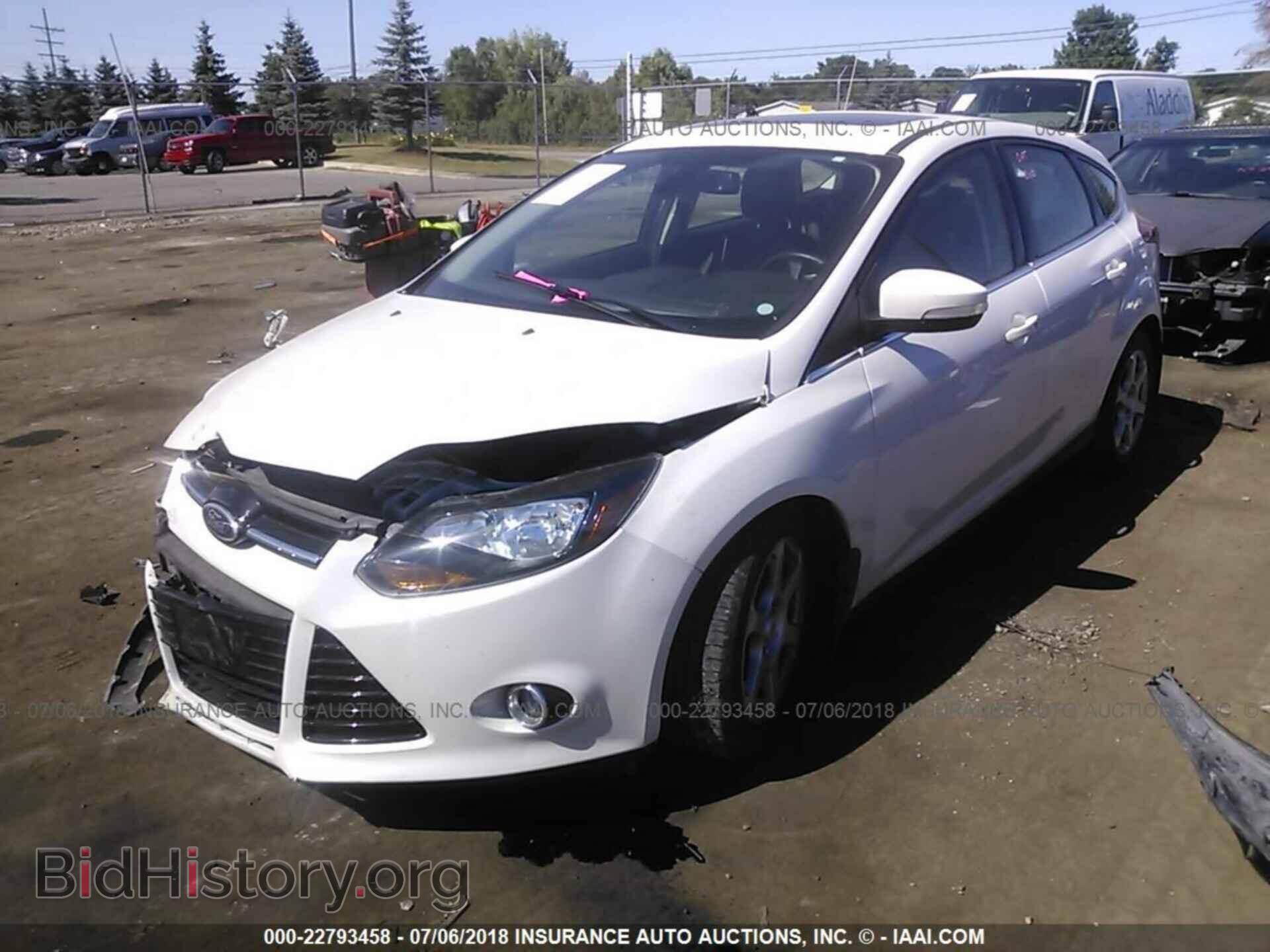 2012 Ford Focus - VIN: 1FAHP3N23CL378493 - Photo 2